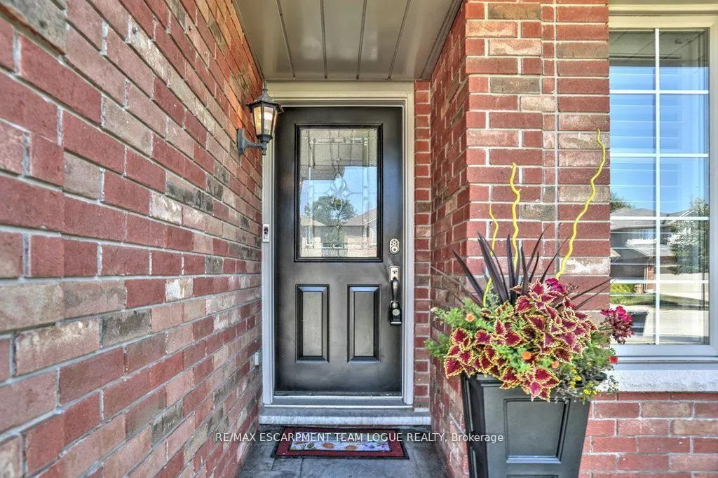 Photo 3 of 4191 Bianca Forest Drive, Burlington, Tansley — HOMEH