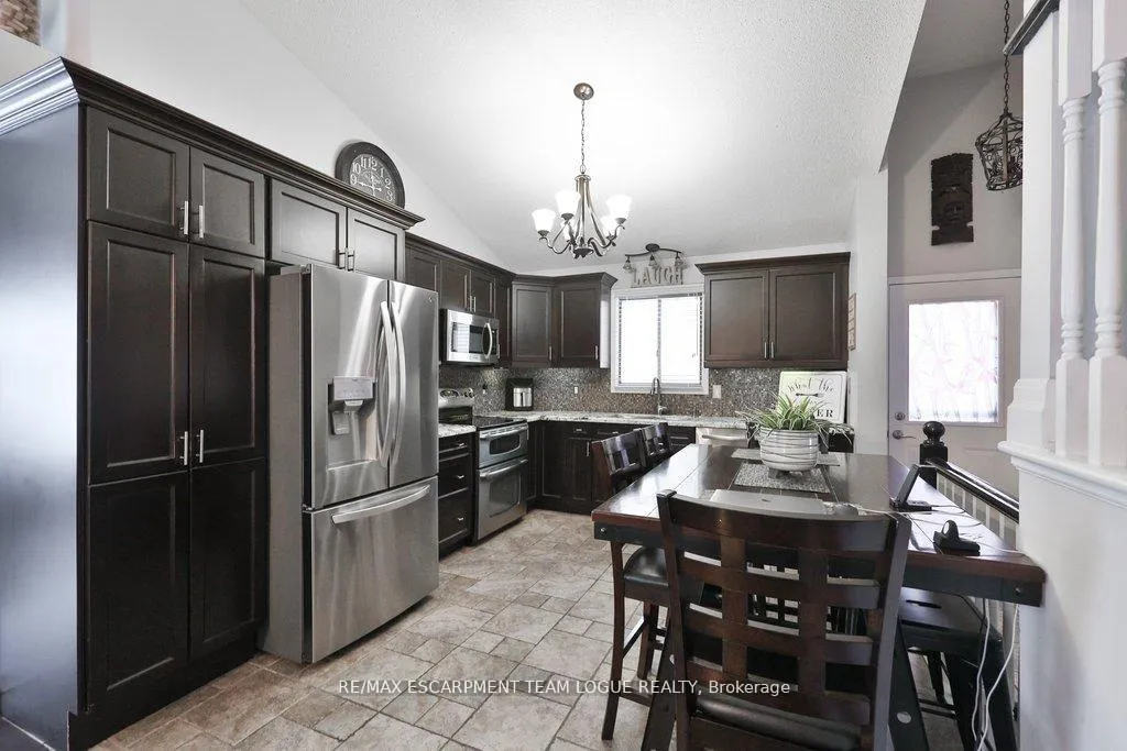 Photo 10 of 4191 Bianca Forest Drive, Burlington, Tansley — HOMEH