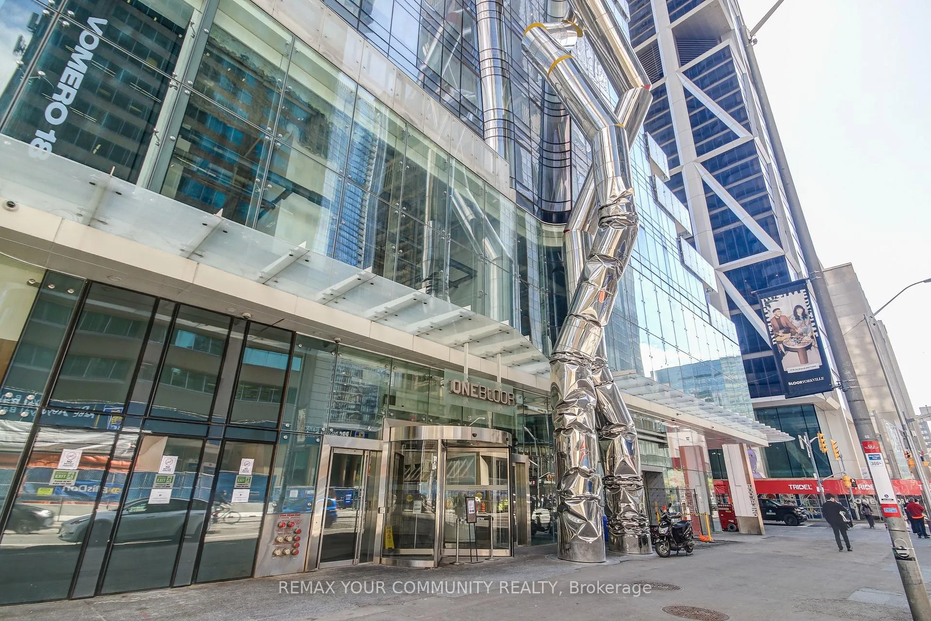 Photo 1 of Unit 2504, 1 Bloor Street E, Toronto, Church-Yonge Corridor — HOMEH
