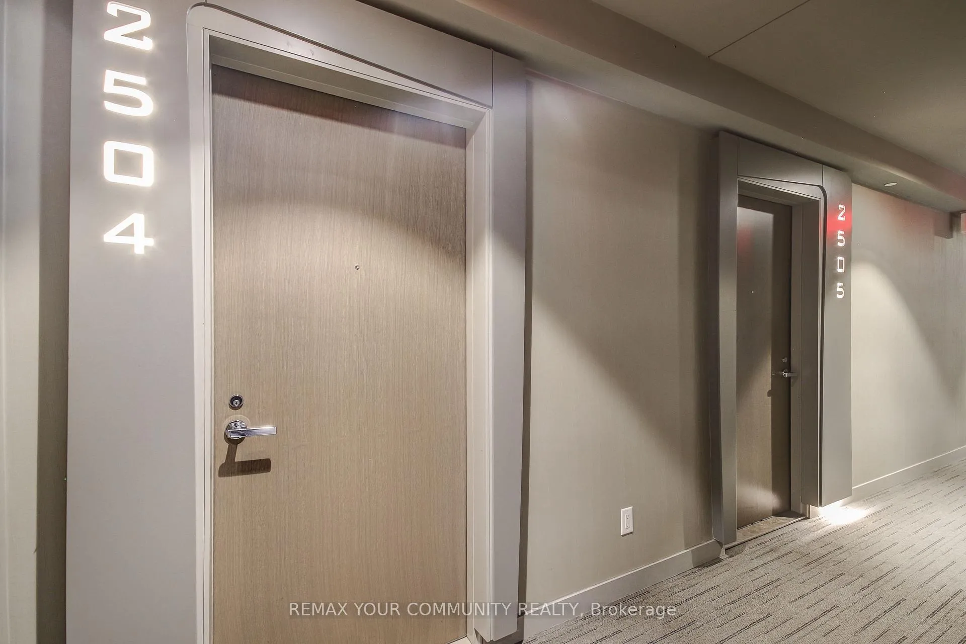 Photo 2 of Unit 2504, 1 Bloor Street E, Toronto, Church-Yonge Corridor — HOMEH