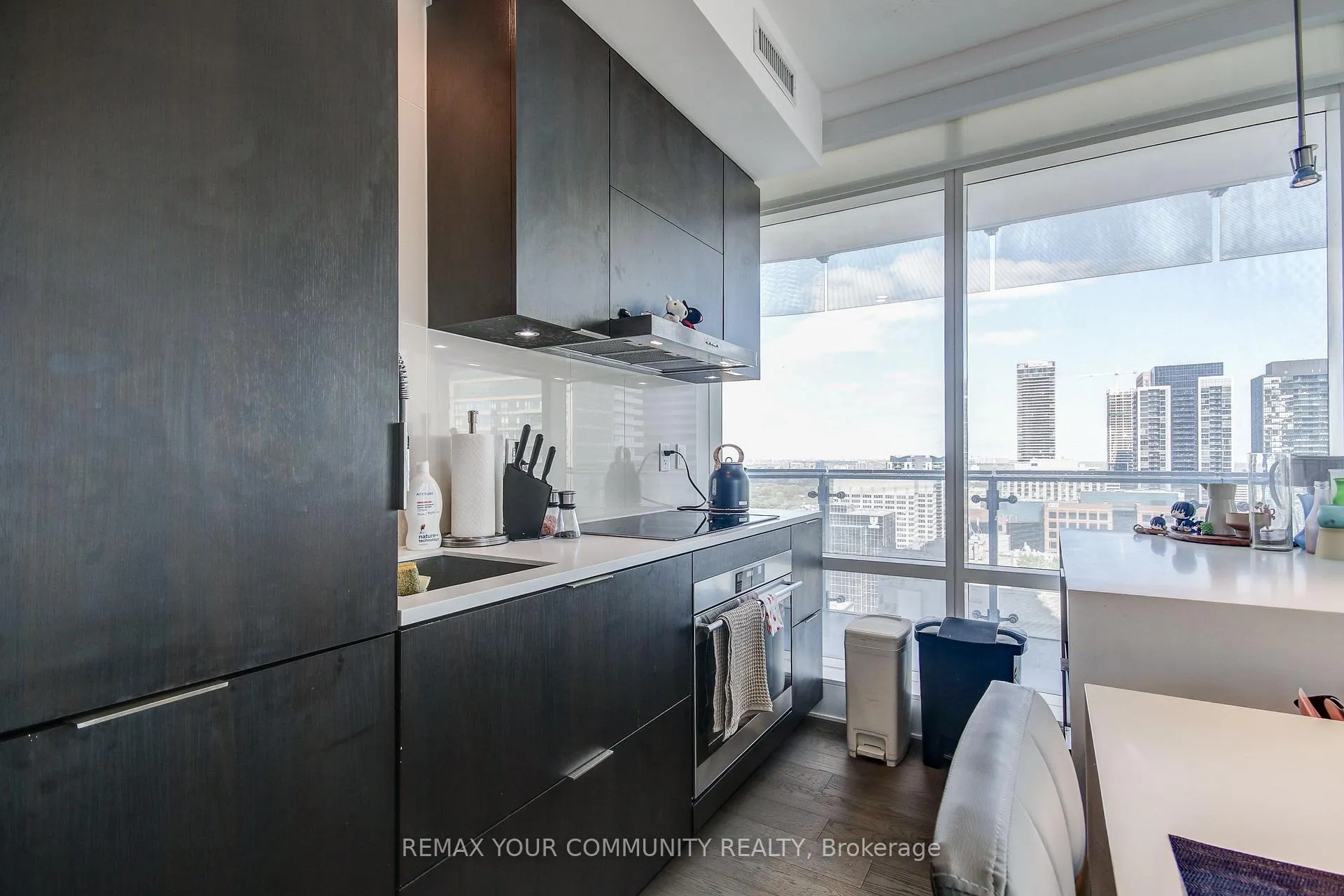 Photo 3 of Unit 2504, 1 Bloor Street E, Toronto, Church-Yonge Corridor — HOMEH