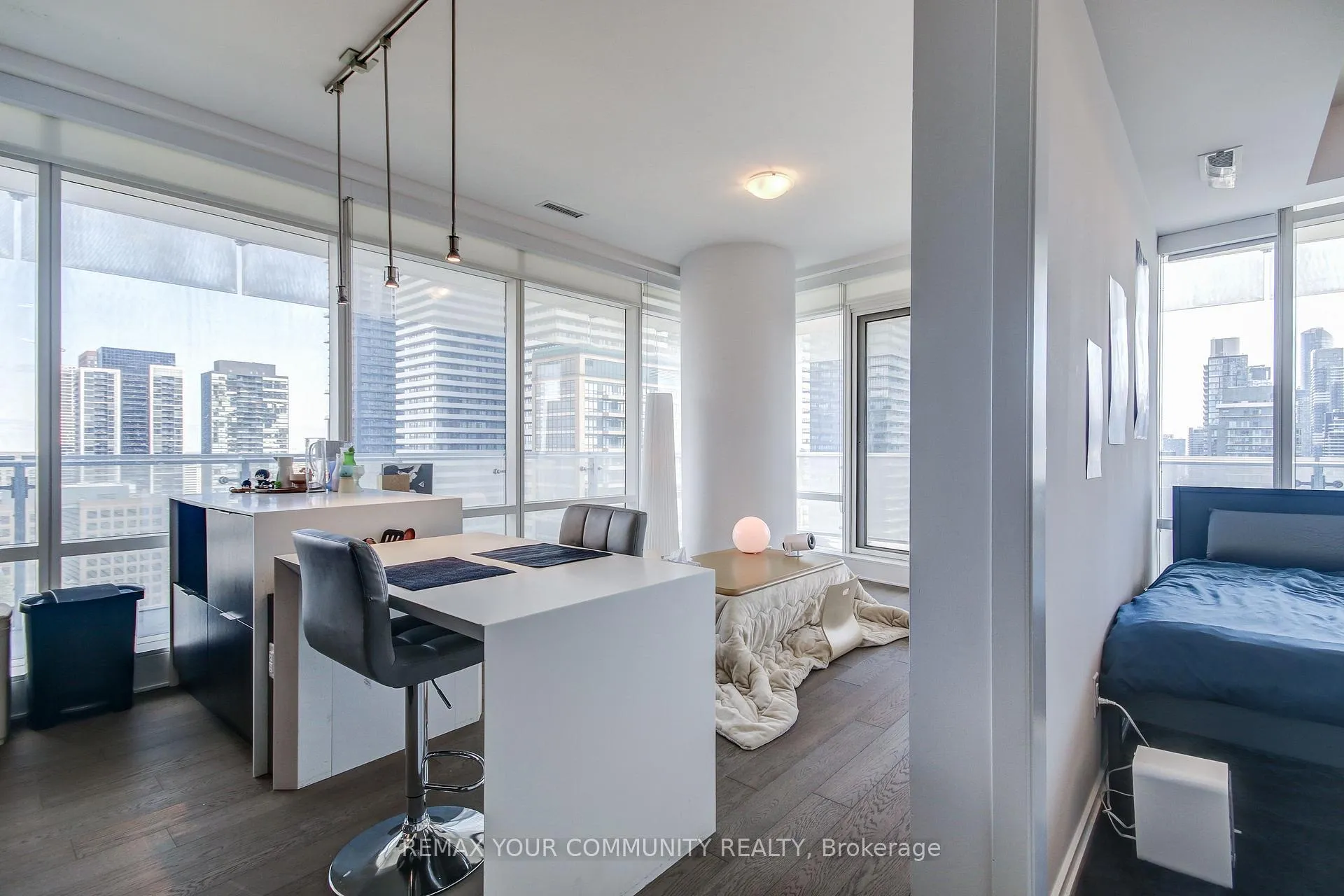 Photo 4 of Unit 2504, 1 Bloor Street E, Toronto, Church-Yonge Corridor — HOMEH