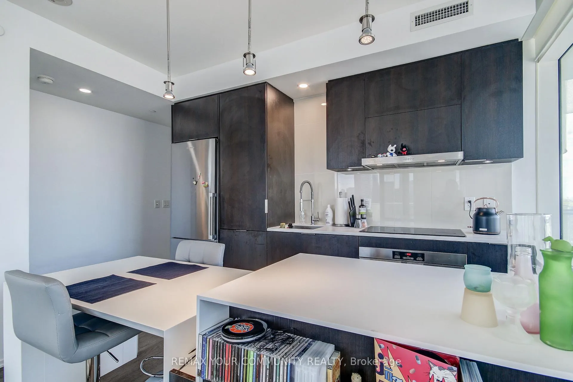 Photo 5 of Unit 2504, 1 Bloor Street E, Toronto, Church-Yonge Corridor — HOMEH