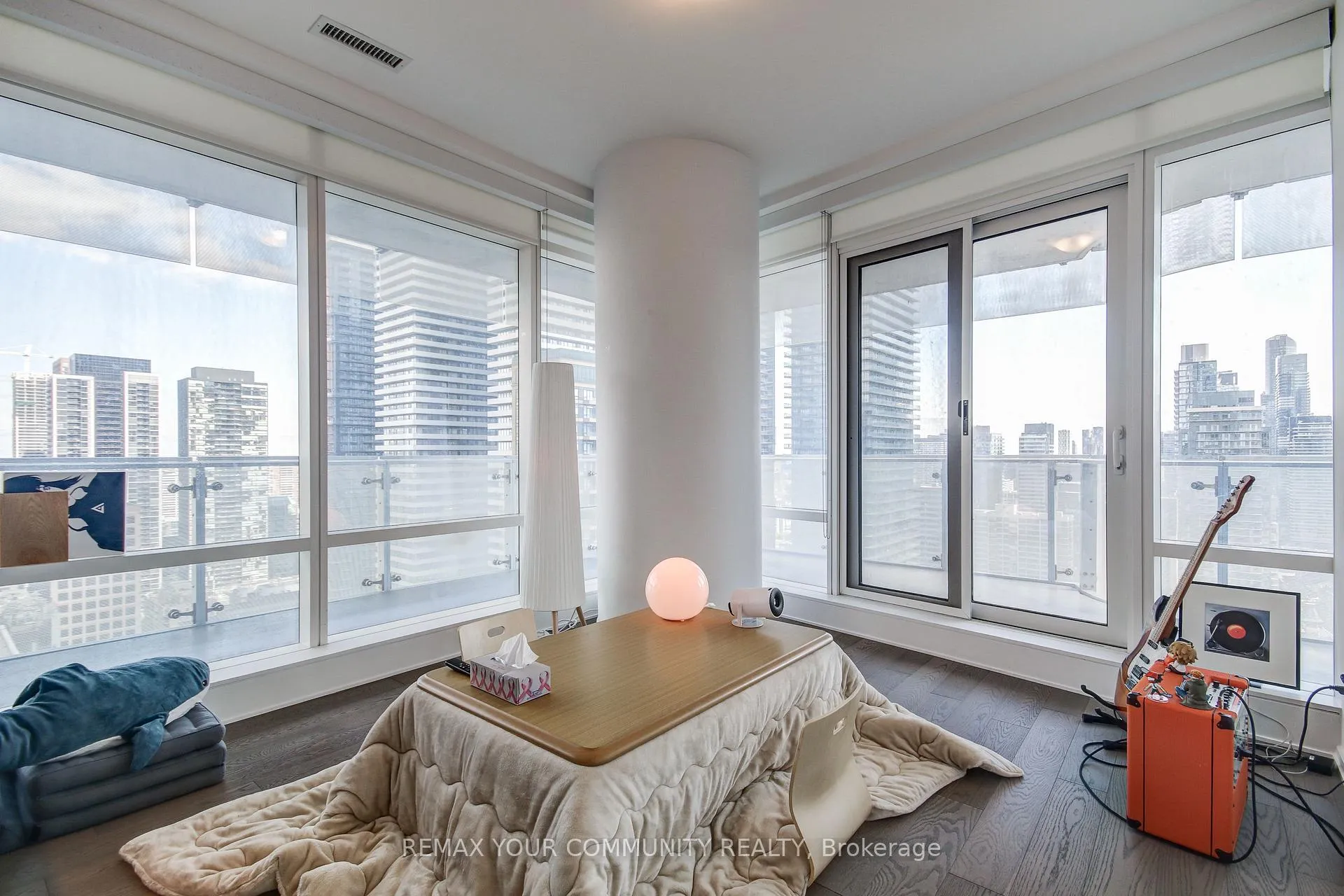 Photo 9 of Unit 2504, 1 Bloor Street E, Toronto, Church-Yonge Corridor — HOMEH