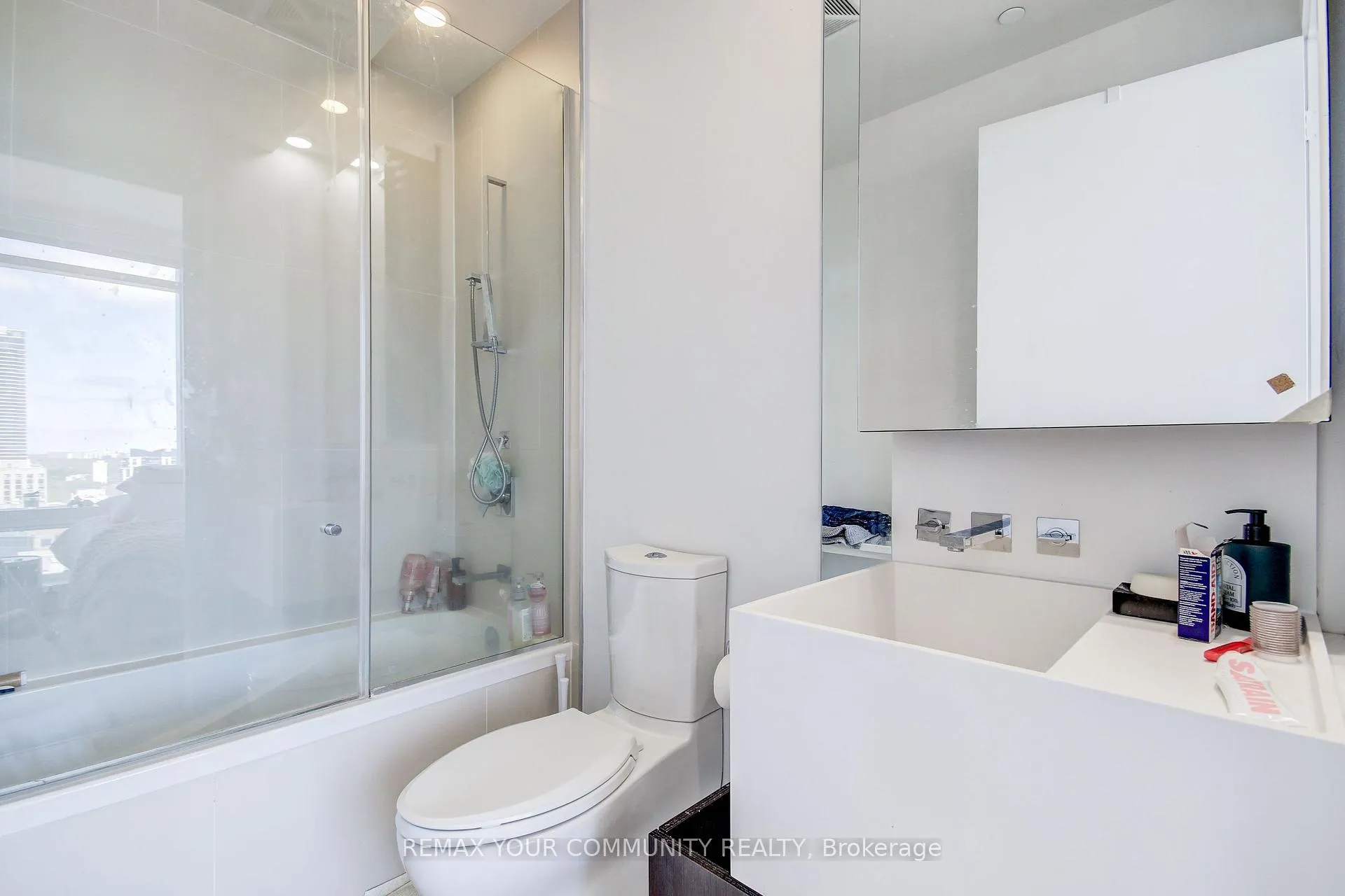 Photo 12 of Unit 2504, 1 Bloor Street E, Toronto, Church-Yonge Corridor — HOMEH