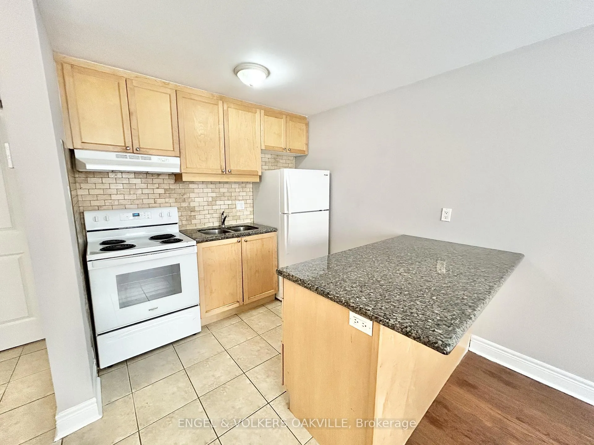 Photo of Unit 14, 100 Twenty Fifth Street