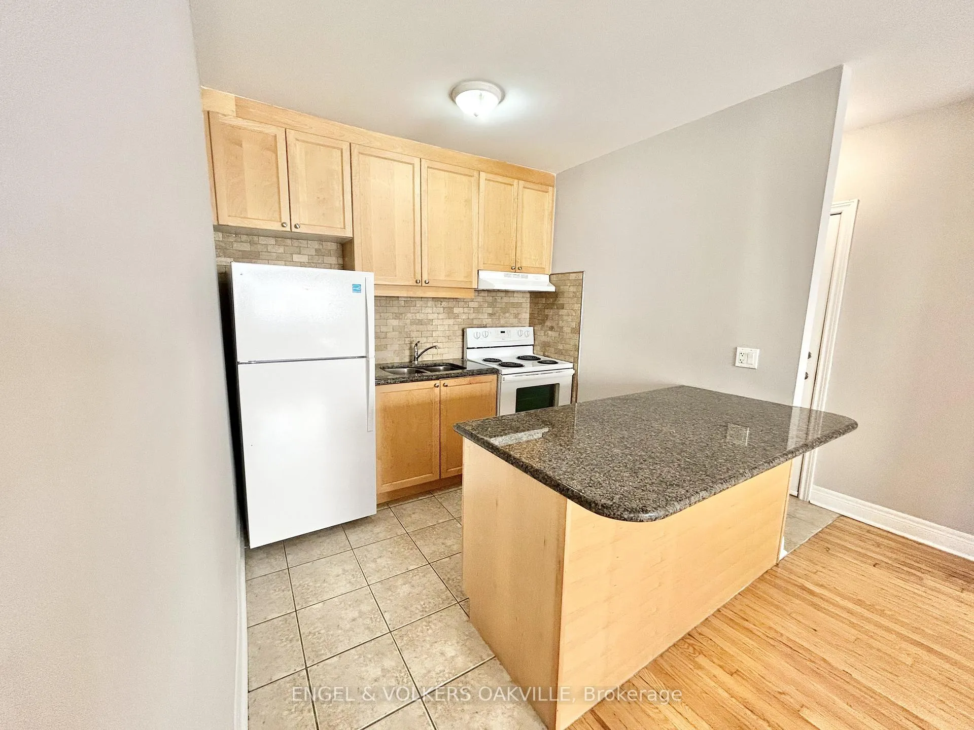 Front of Unit 2, 90 Twenty Fifth Street