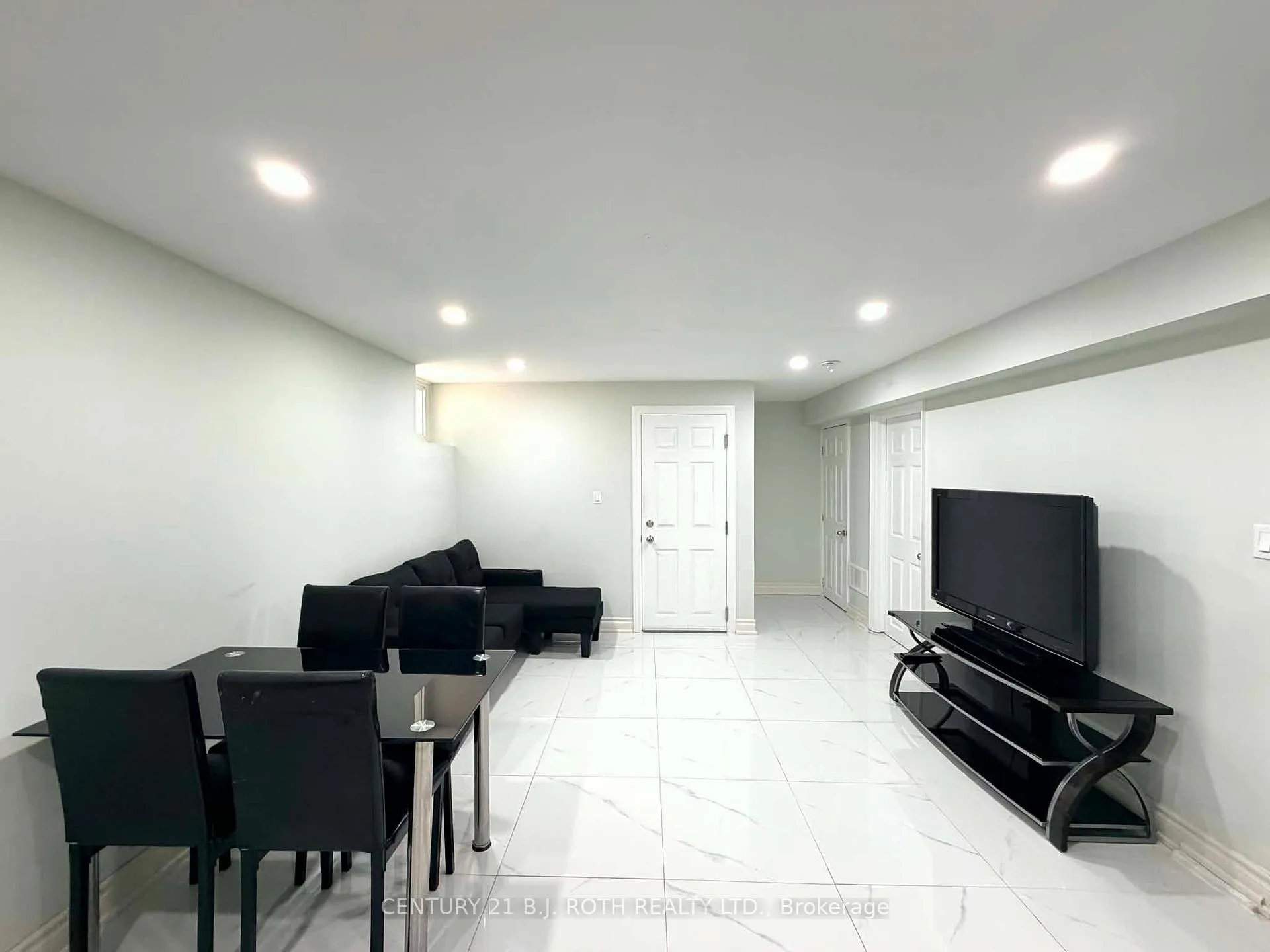 Photo 4 of Unit Lower, 10 Sanford Street, Brampton, Northwood Park — HOMEH