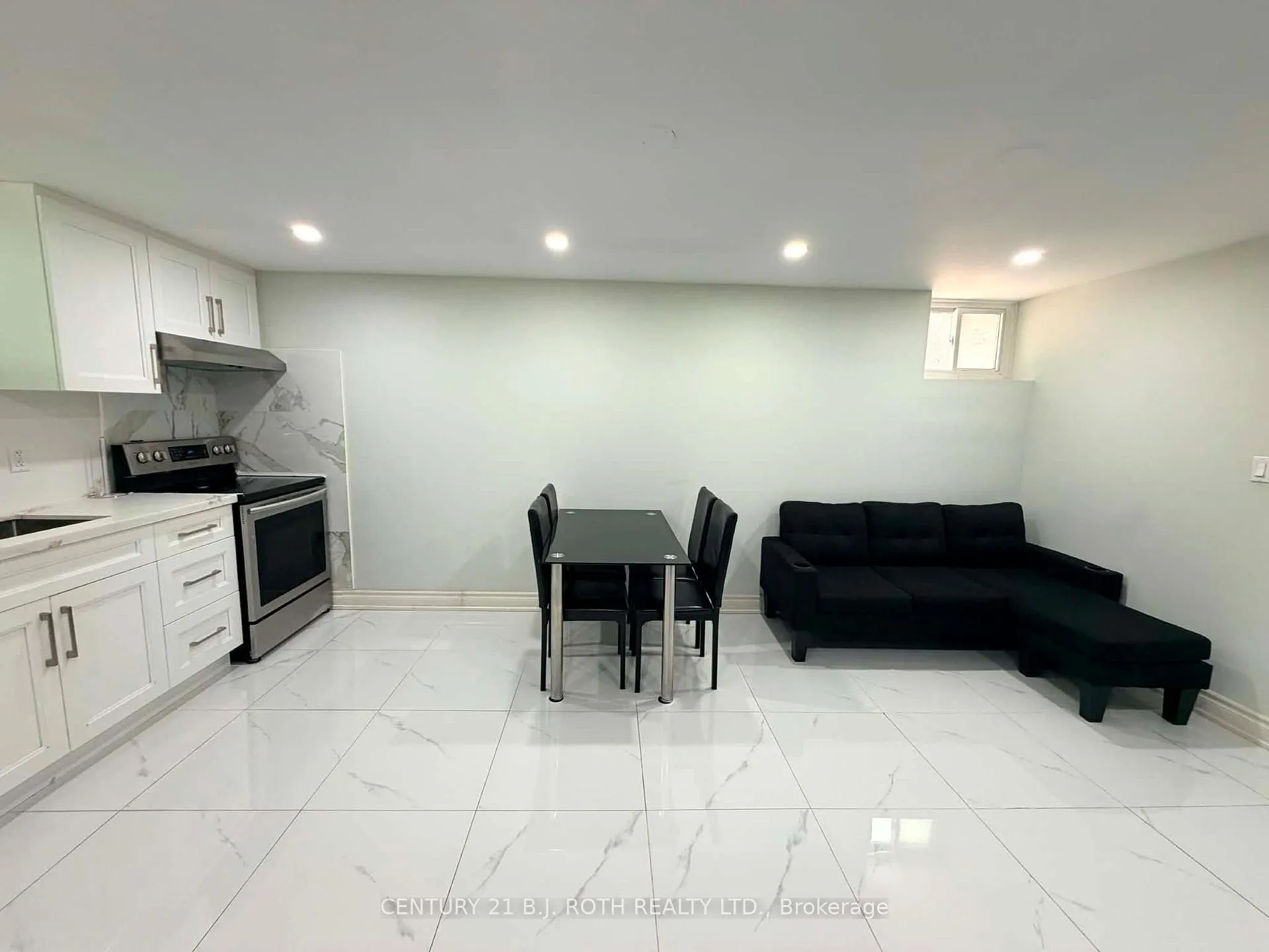 Photo 5 of Unit Lower, 10 Sanford Street, Brampton, Northwood Park — HOMEH