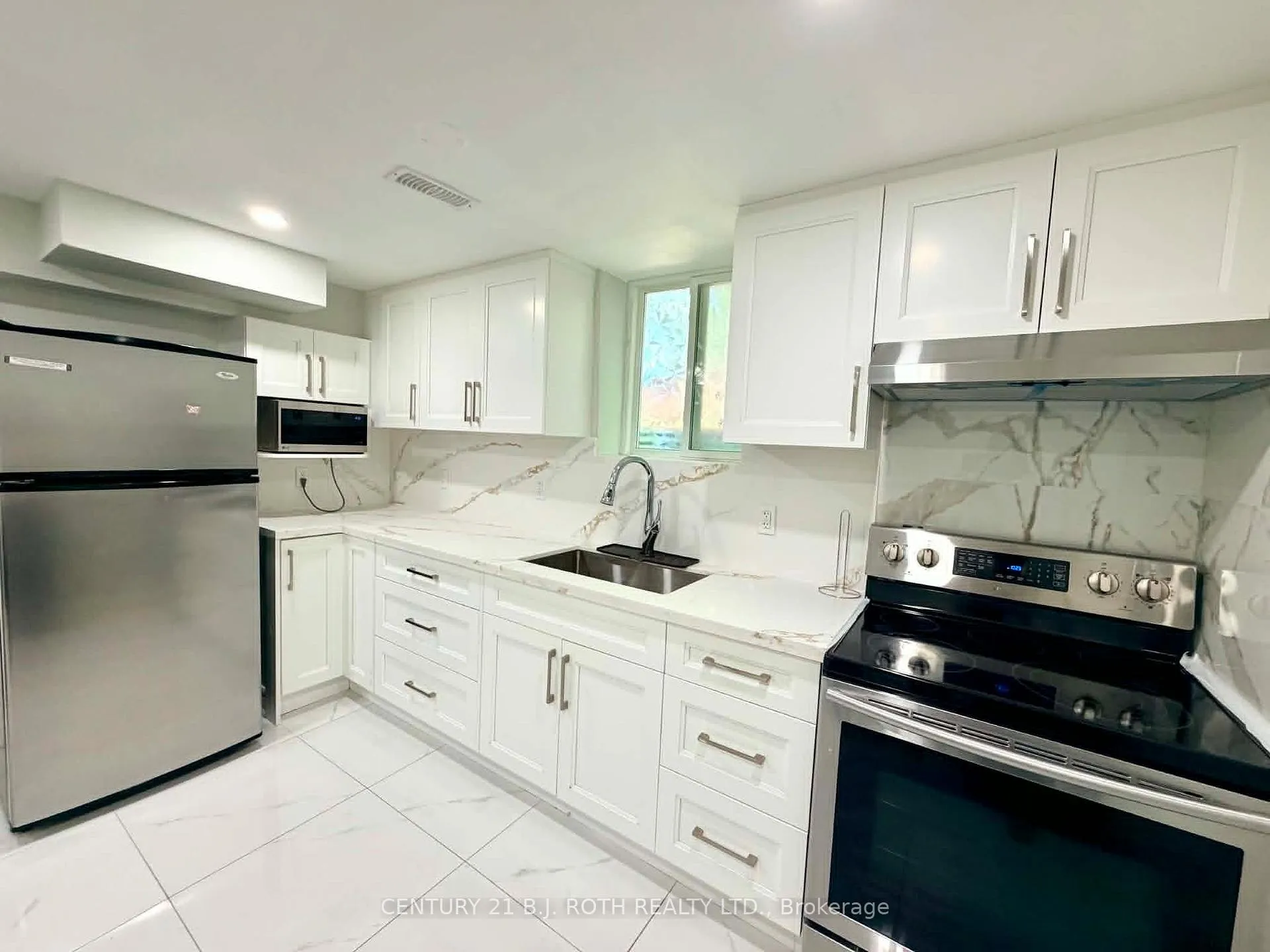 Photo 8 of Unit Lower, 10 Sanford Street, Brampton, Northwood Park — HOMEH