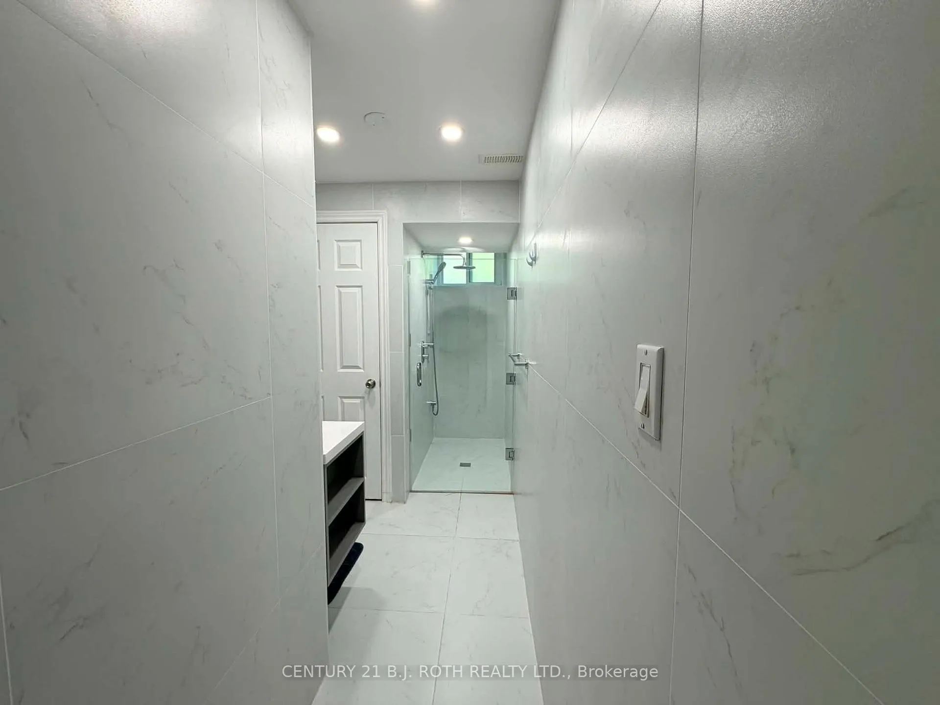 Photo 10 of Unit Lower, 10 Sanford Street, Brampton, Northwood Park — HOMEH