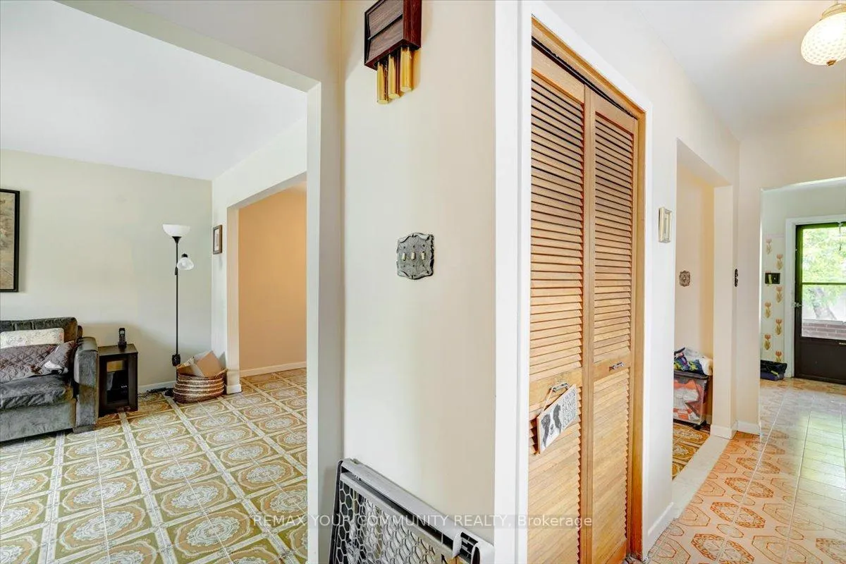 Photo 4 of 60 Regent Street, Toronto, Keelesdale-Eglinton West — HOMEH