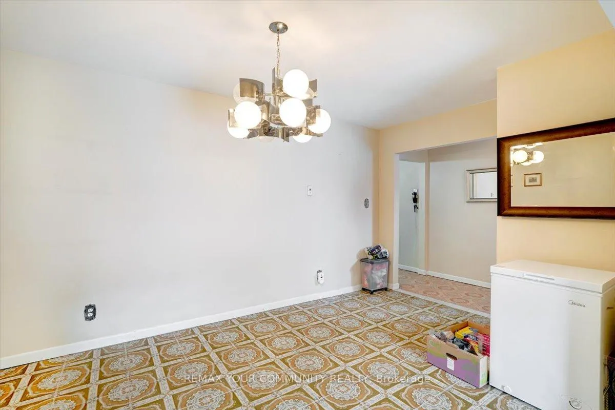 Photo 11 of 60 Regent Street, Toronto, Keelesdale-Eglinton West — HOMEH