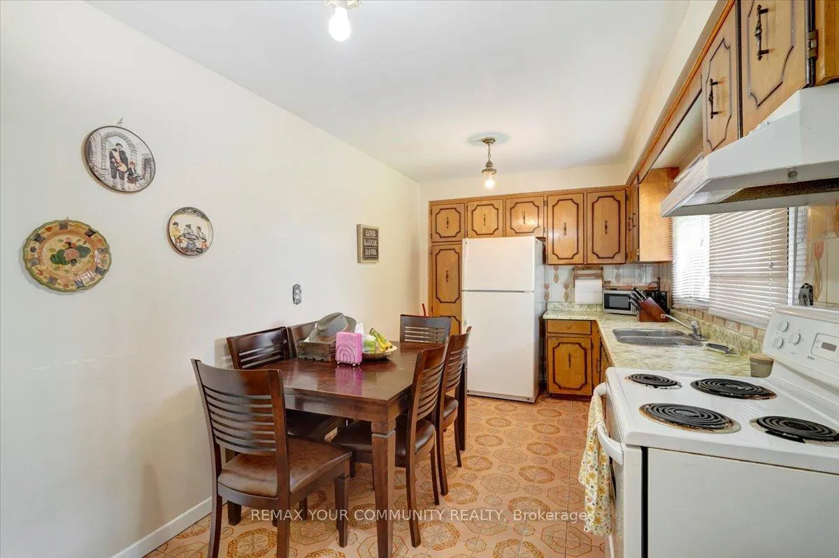 Photo 13 of 60 Regent Street, Toronto, Keelesdale-Eglinton West — HOMEH