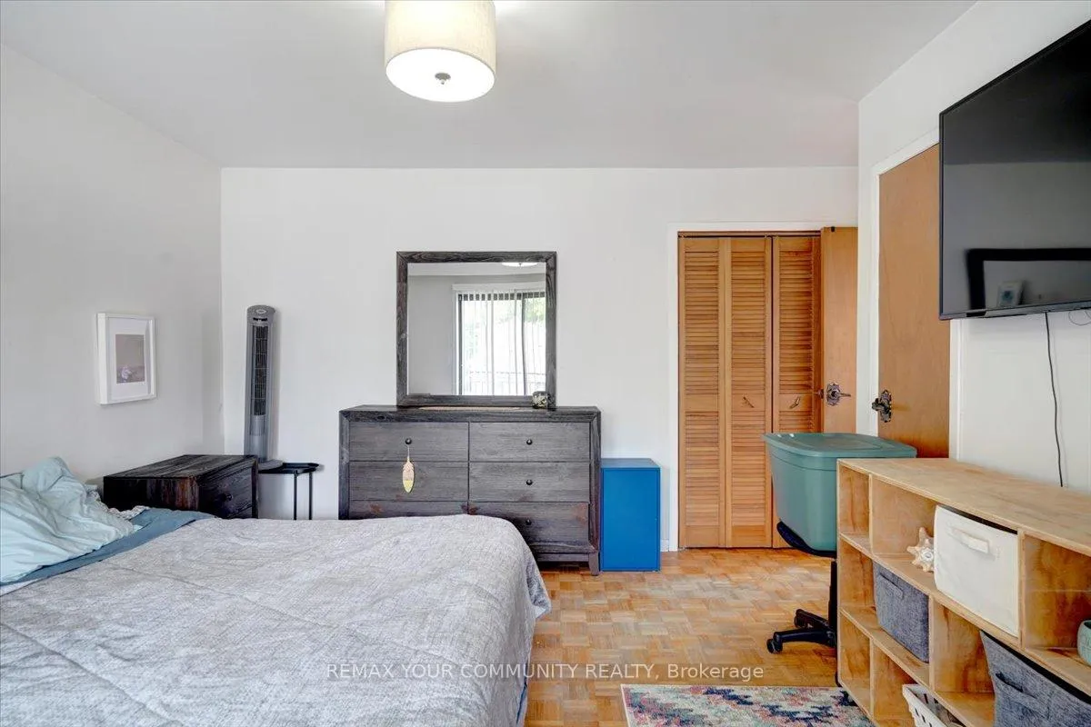 Photo 17 of 60 Regent Street, Toronto, Keelesdale-Eglinton West — HOMEH