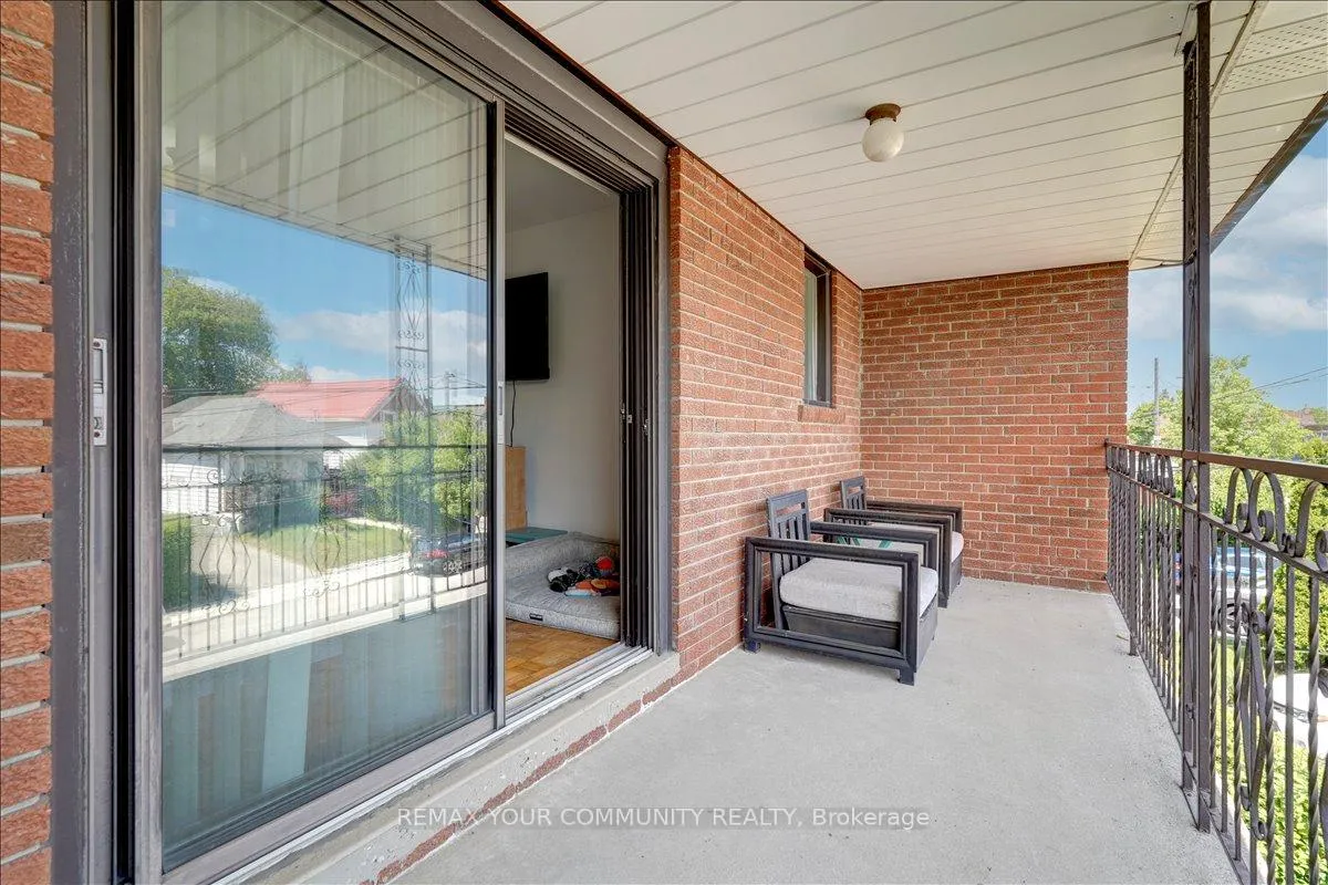Photo 19 of 60 Regent Street, Toronto, Keelesdale-Eglinton West — HOMEH