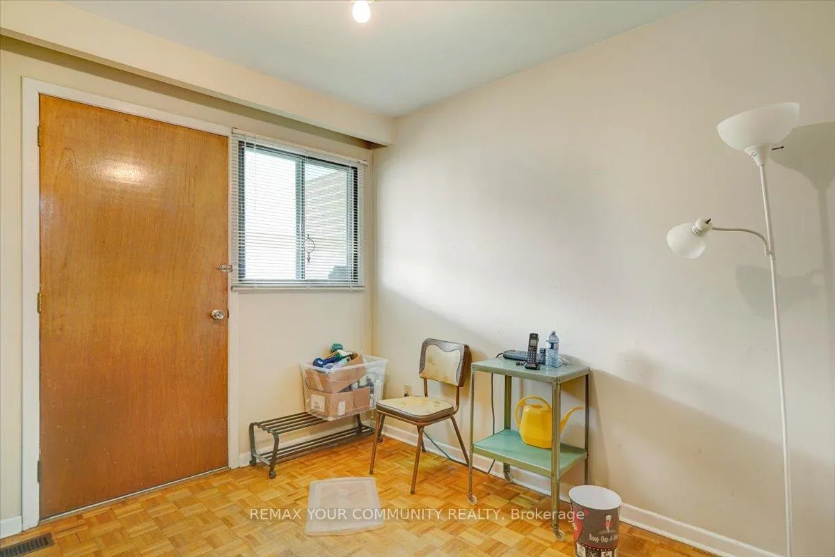 Photo 21 of 60 Regent Street, Toronto, Keelesdale-Eglinton West — HOMEH