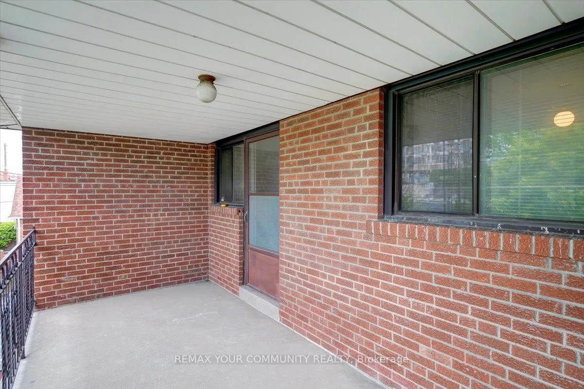 Photo 22 of 60 Regent Street, Toronto, Keelesdale-Eglinton West — HOMEH