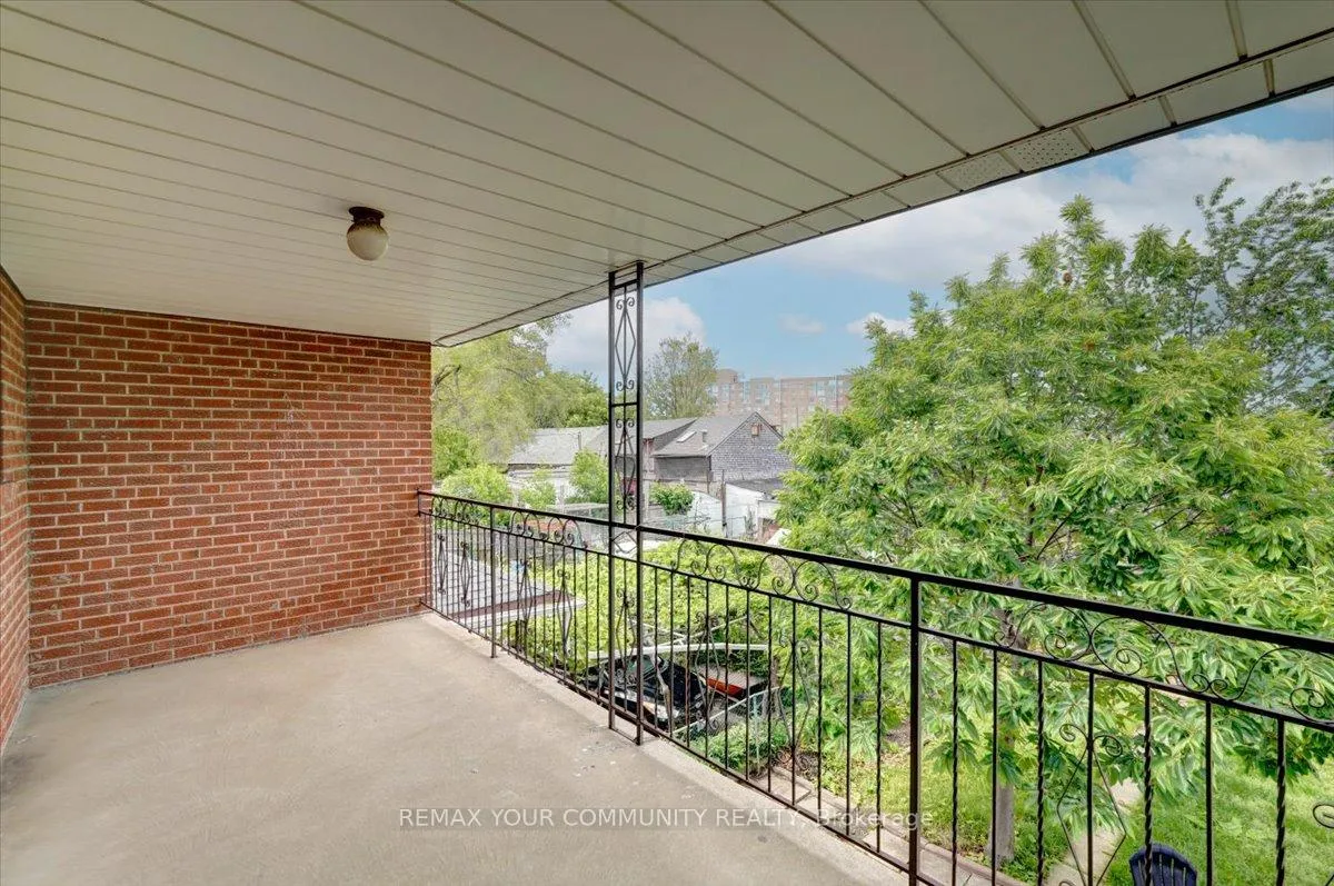 Photo 23 of 60 Regent Street, Toronto, Keelesdale-Eglinton West — HOMEH