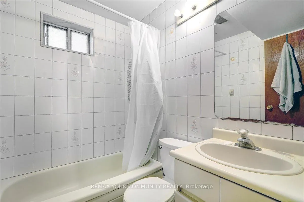 Photo 30 of 60 Regent Street, Toronto, Keelesdale-Eglinton West — HOMEH