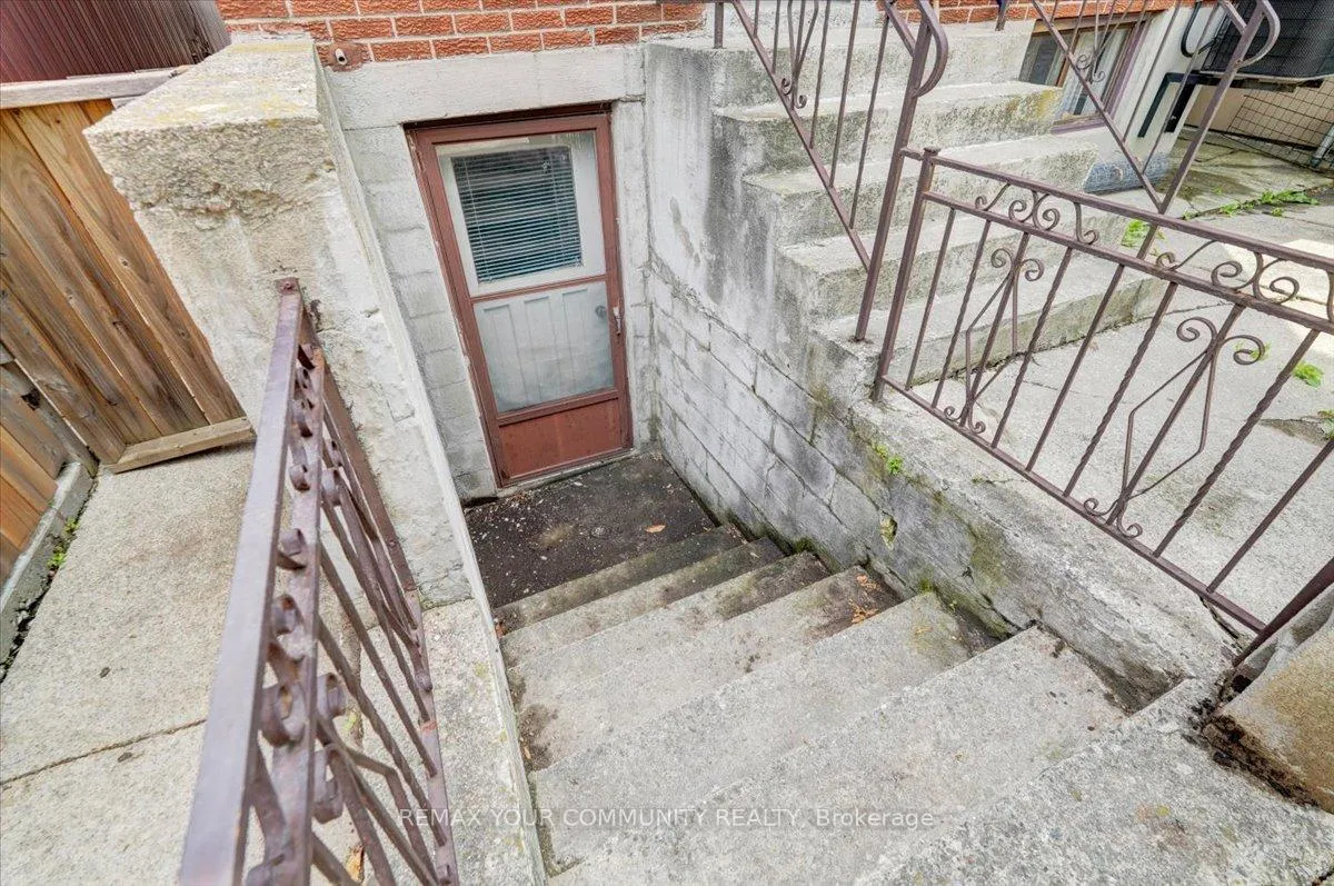 Photo 31 of 60 Regent Street, Toronto, Keelesdale-Eglinton West — HOMEH
