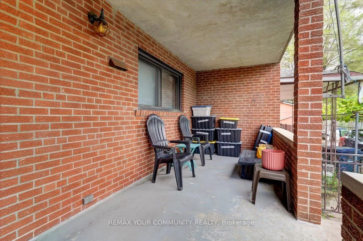Photo 33 of 60 Regent Street, Toronto, Keelesdale-Eglinton West — HOMEH