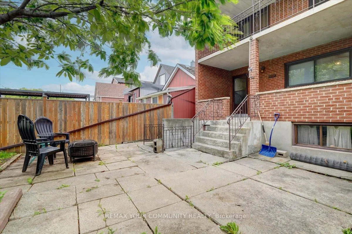 Photo 35 of 60 Regent Street, Toronto, Keelesdale-Eglinton West — HOMEH