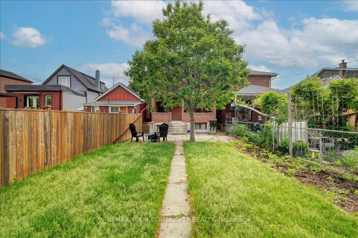Photo 37 of 60 Regent Street, Toronto, Keelesdale-Eglinton West — HOMEH