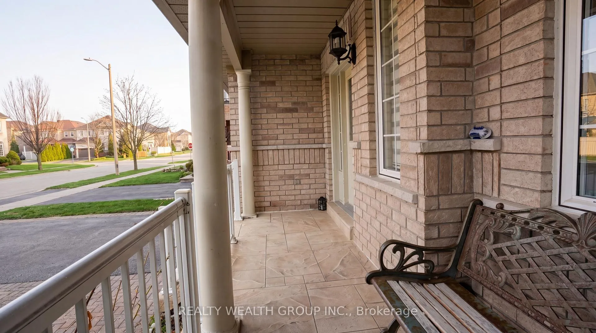 Photo 3 of 212 Vellore Woods Boulevard, Vaughan, Vellore Village — HOMEH