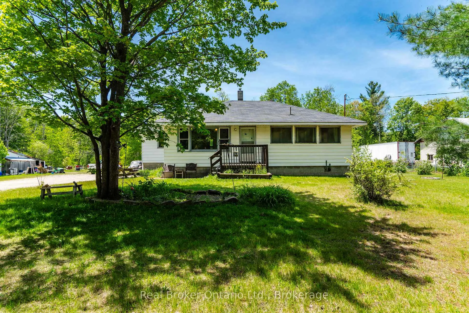Front of 6988 Con Rd 4