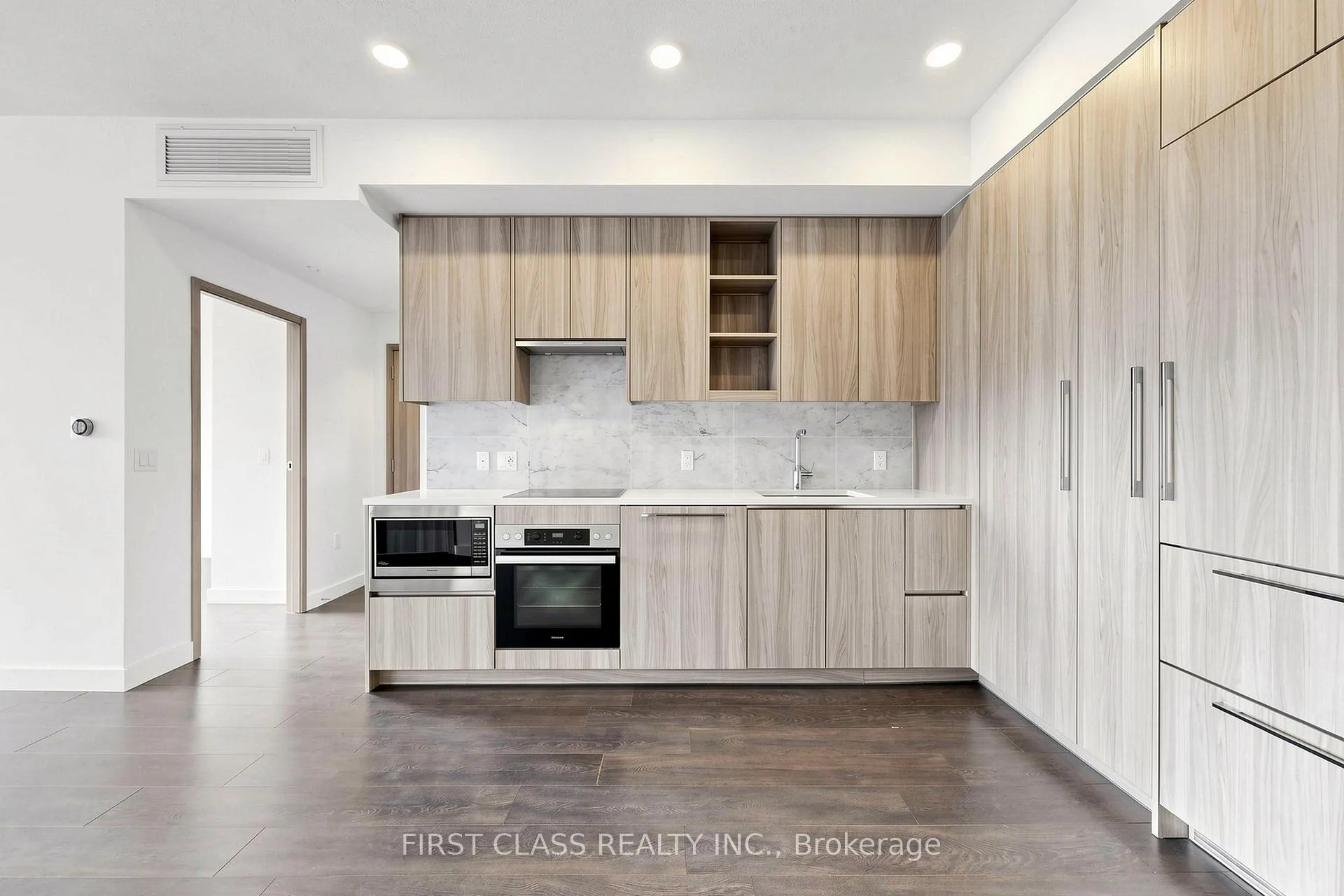 Photo 8 of Unit 3506, 95 Mcmahon Drive, North York, Bayview Village — HOMEH