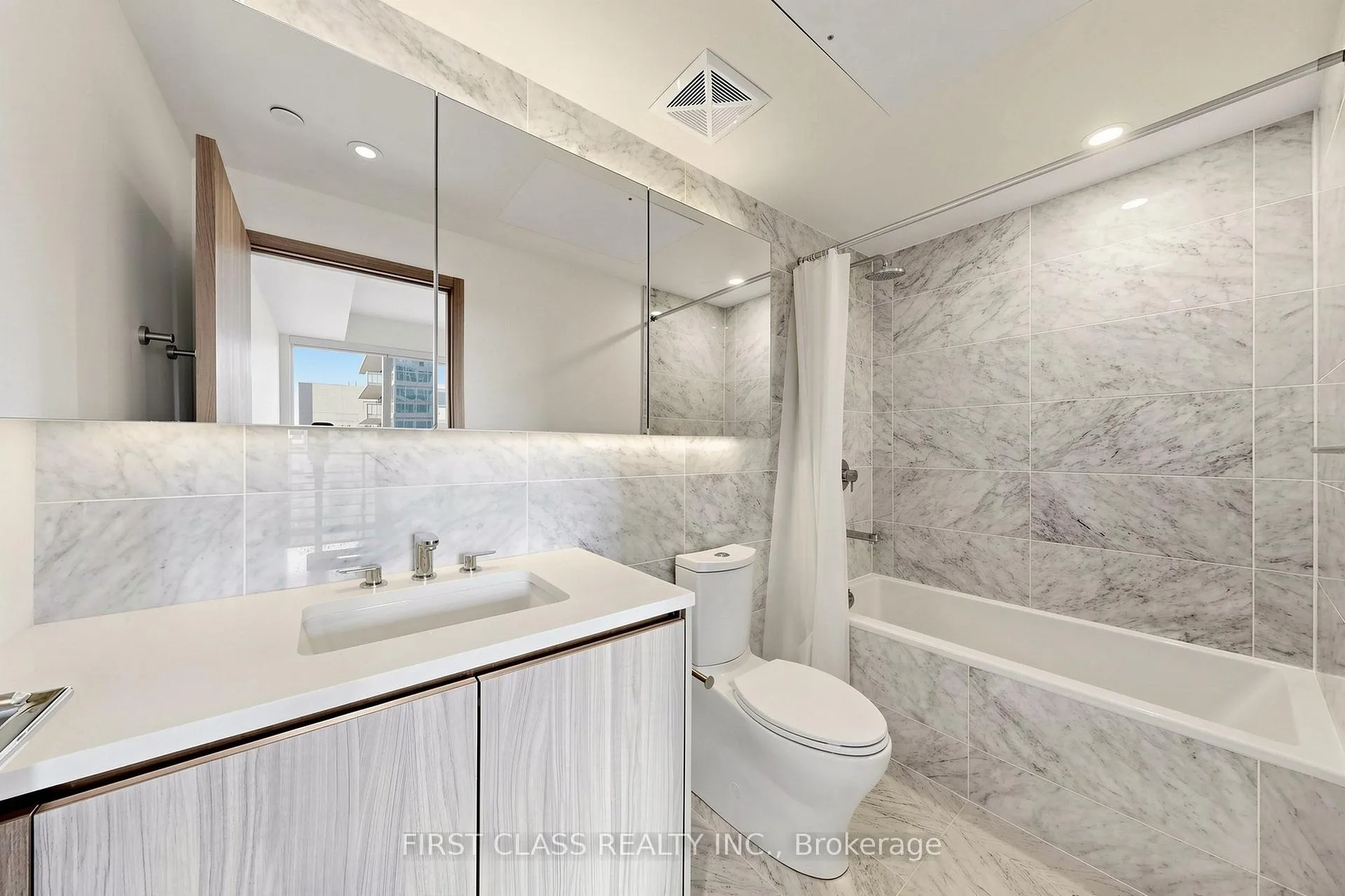 Photo 10 of Unit 3506, 95 Mcmahon Drive, North York, Bayview Village — HOMEH