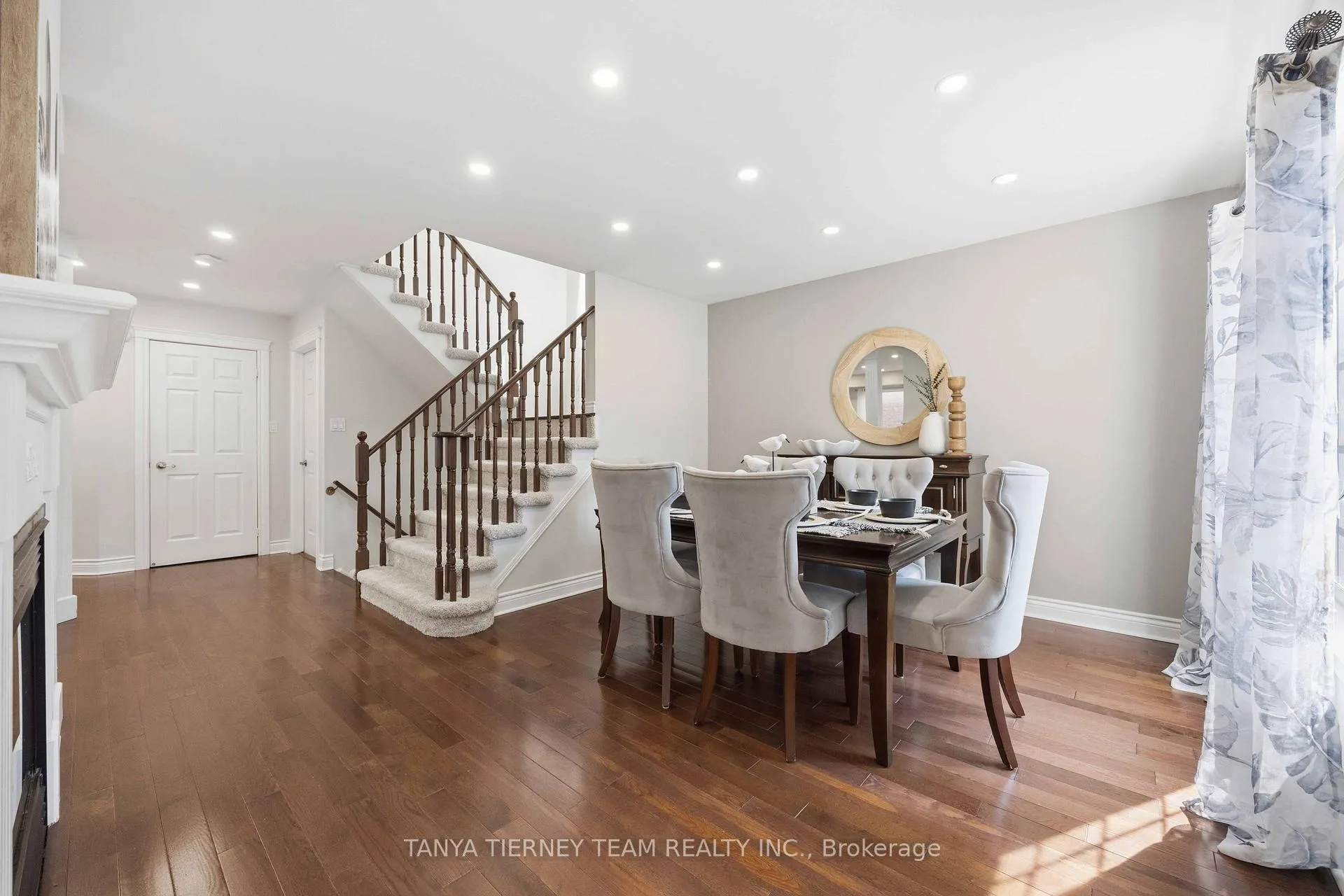 Photo 13 of 54 Fitzpatrick Court, Whitby, Brooklin — HOMEH