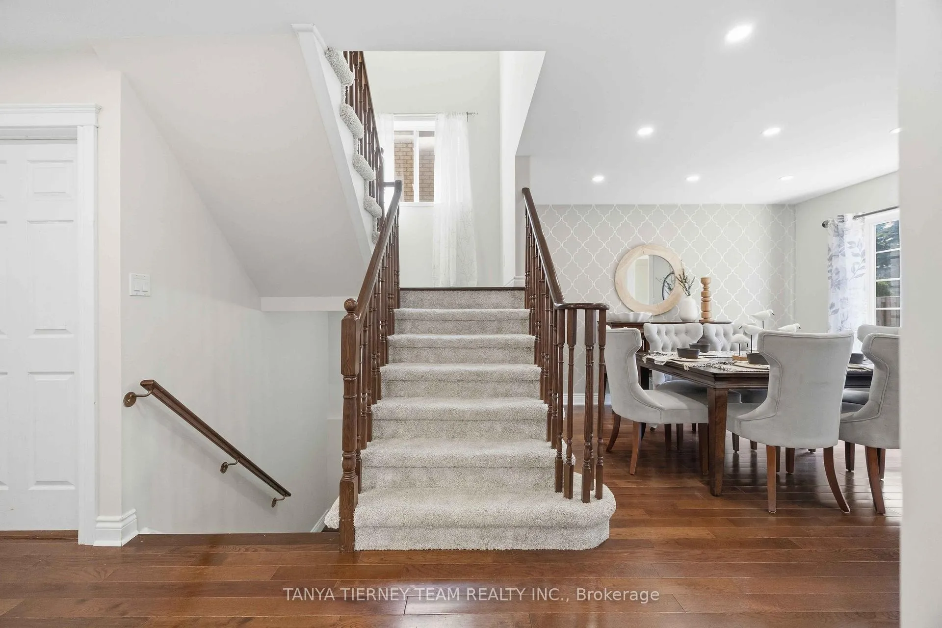 Photo 23 of 54 Fitzpatrick Court, Whitby, Brooklin — HOMEH