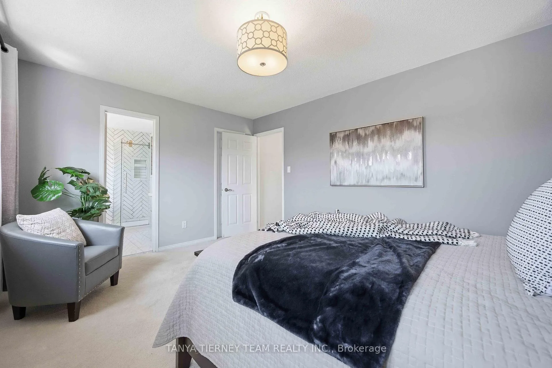 Photo 26 of 54 Fitzpatrick Court, Whitby, Brooklin — HOMEH