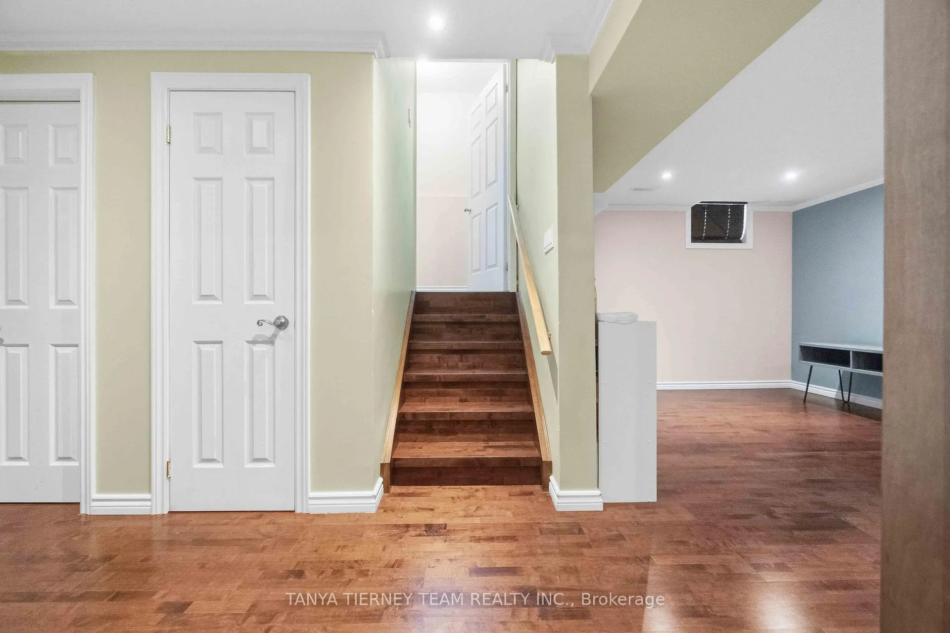 Photo 34 of 54 Fitzpatrick Court, Whitby, Brooklin — HOMEH