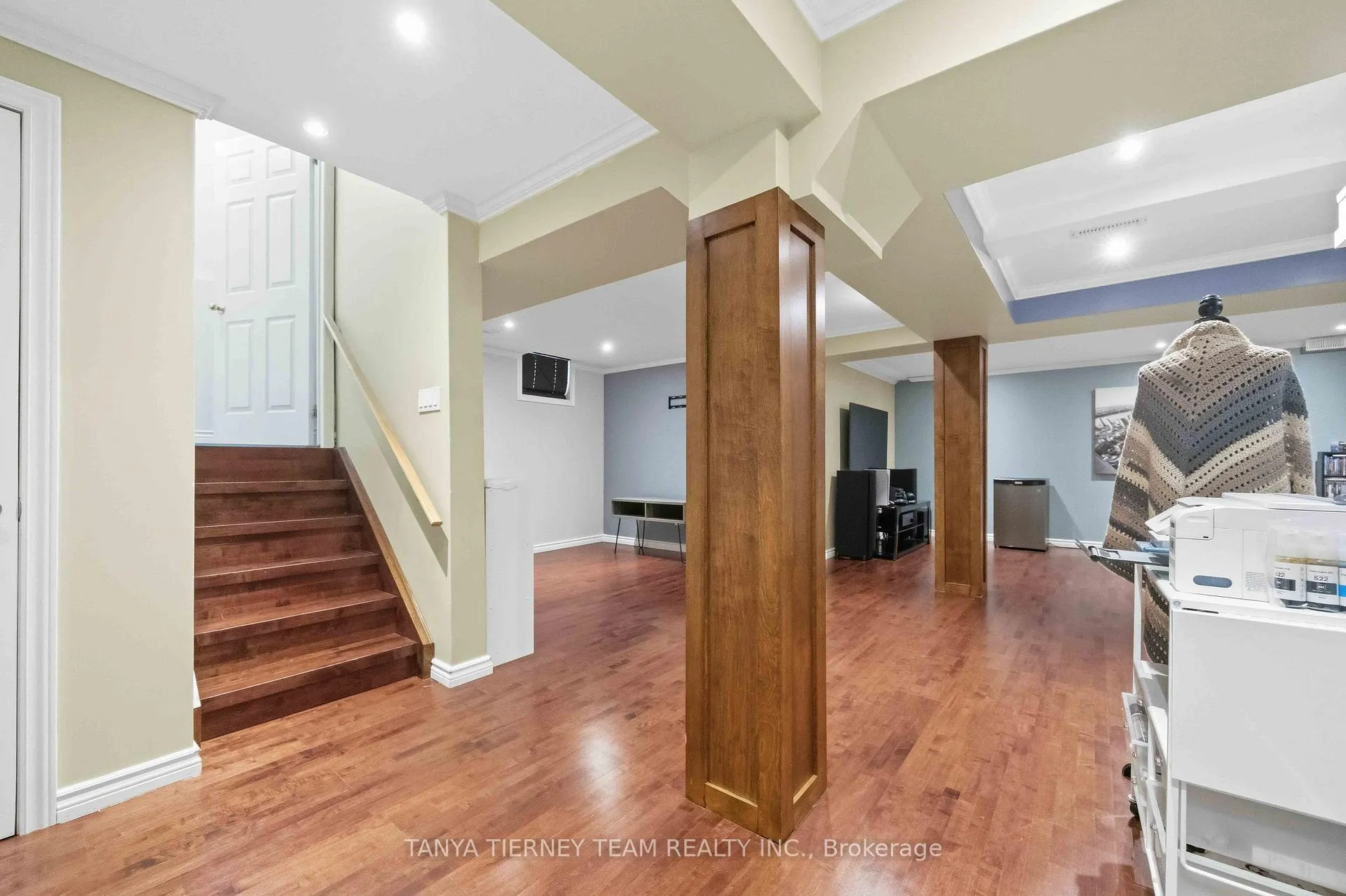 Photo 35 of 54 Fitzpatrick Court, Whitby, Brooklin — HOMEH