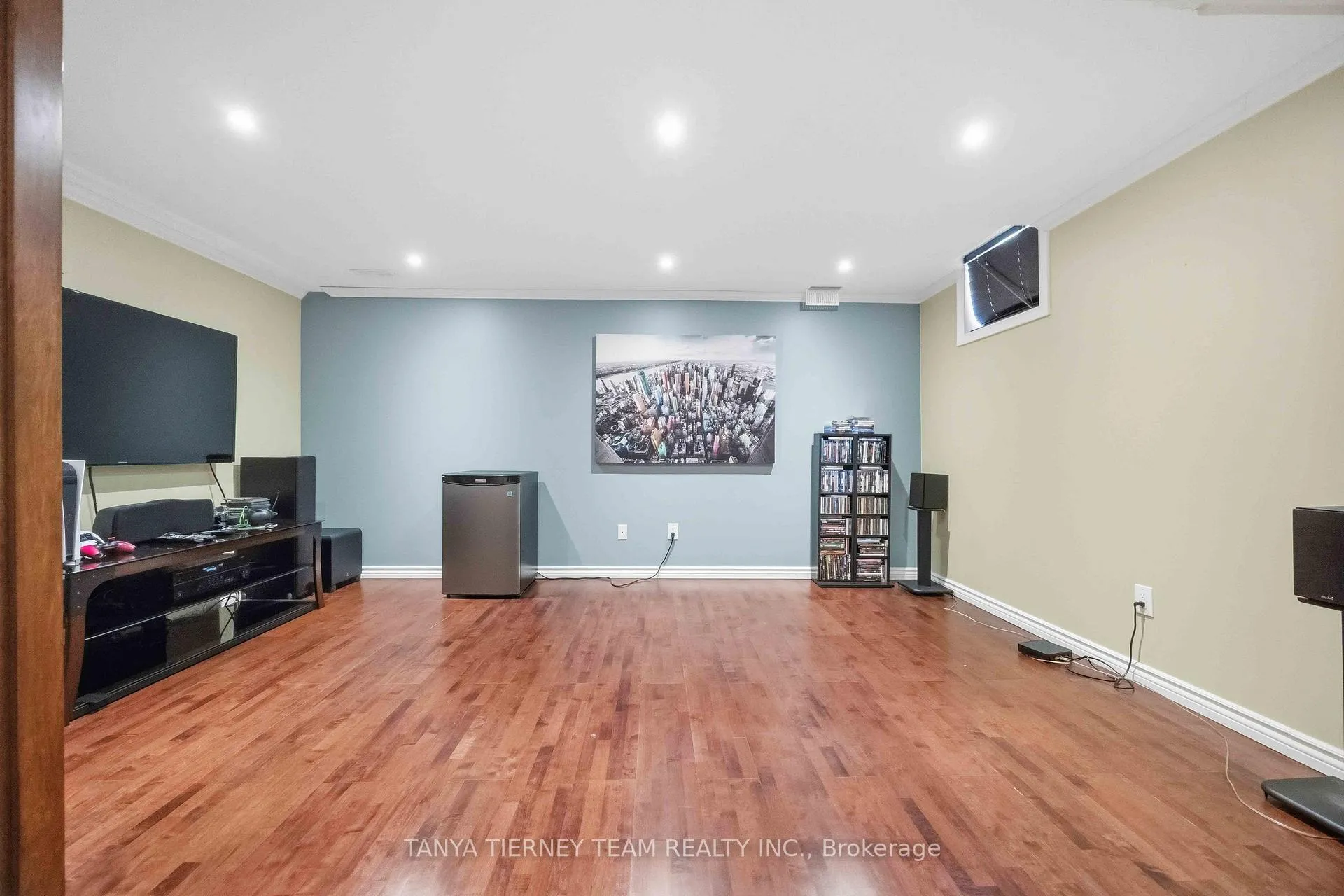 Photo 38 of 54 Fitzpatrick Court, Whitby, Brooklin — HOMEH