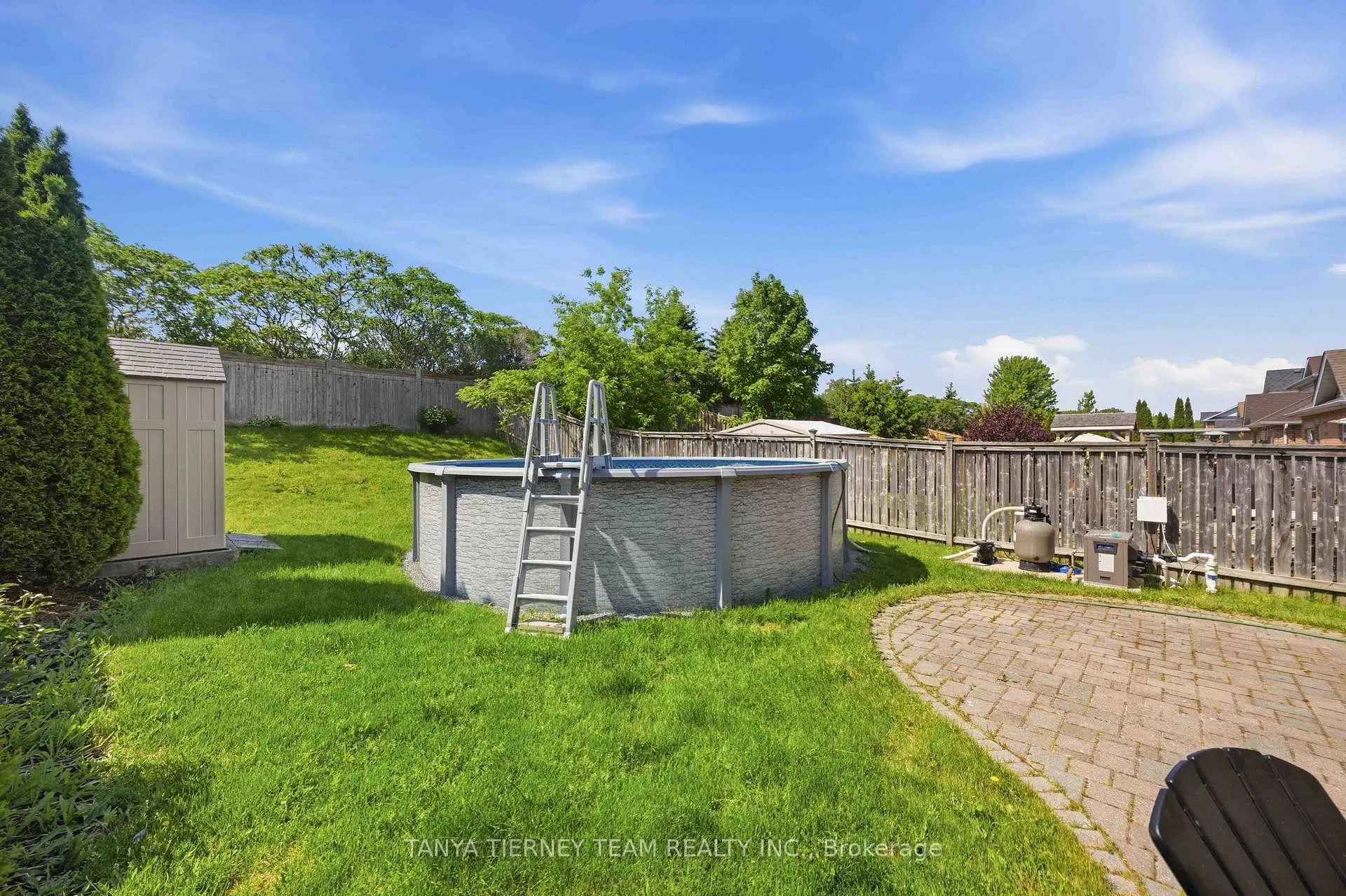 Photo 43 of 54 Fitzpatrick Court, Whitby, Brooklin — HOMEH