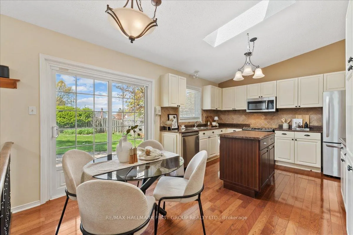 Photo 12 of 593 Prestwick Drive, Oshawa, McLaughlin — HOMEH