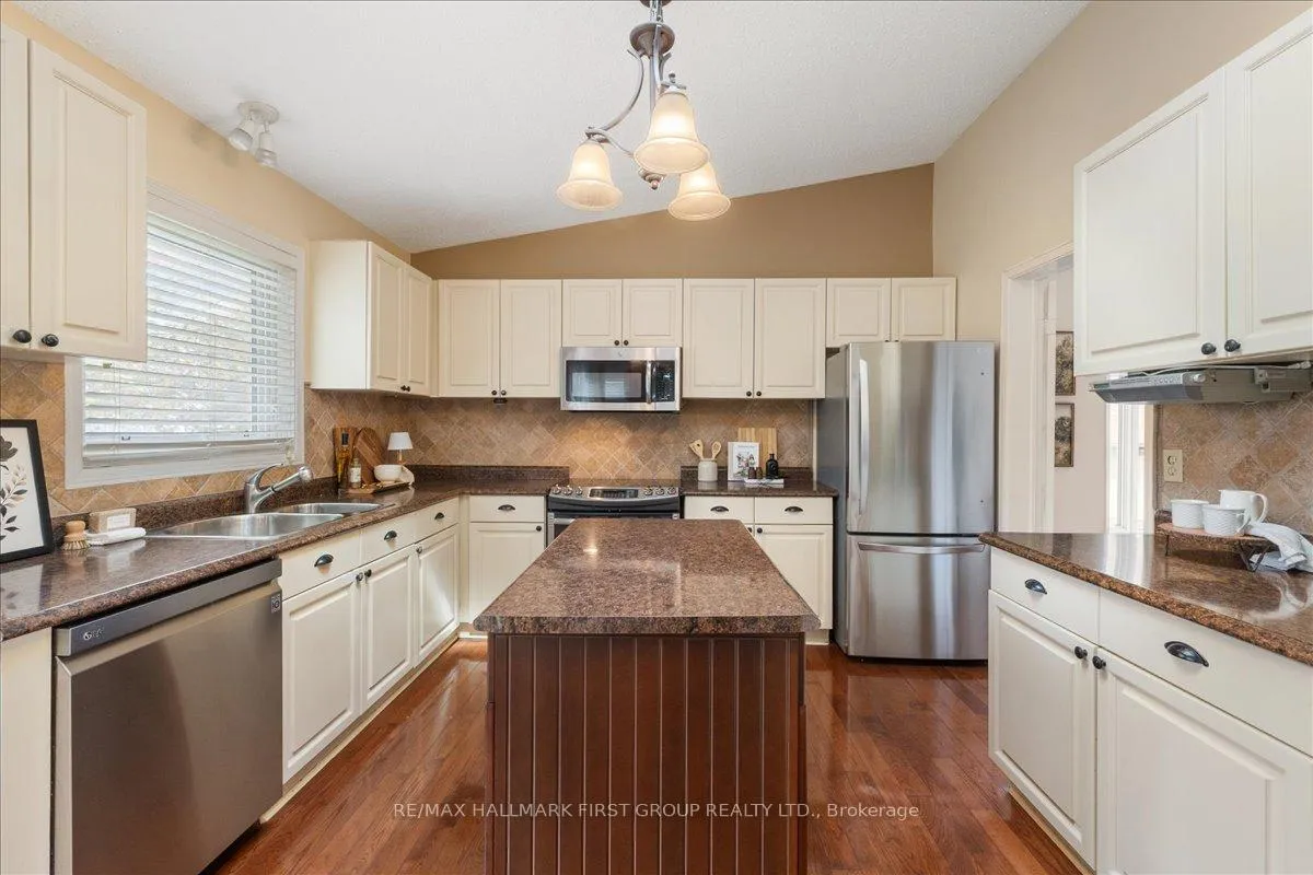 Photo 13 of 593 Prestwick Drive, Oshawa, McLaughlin — HOMEH
