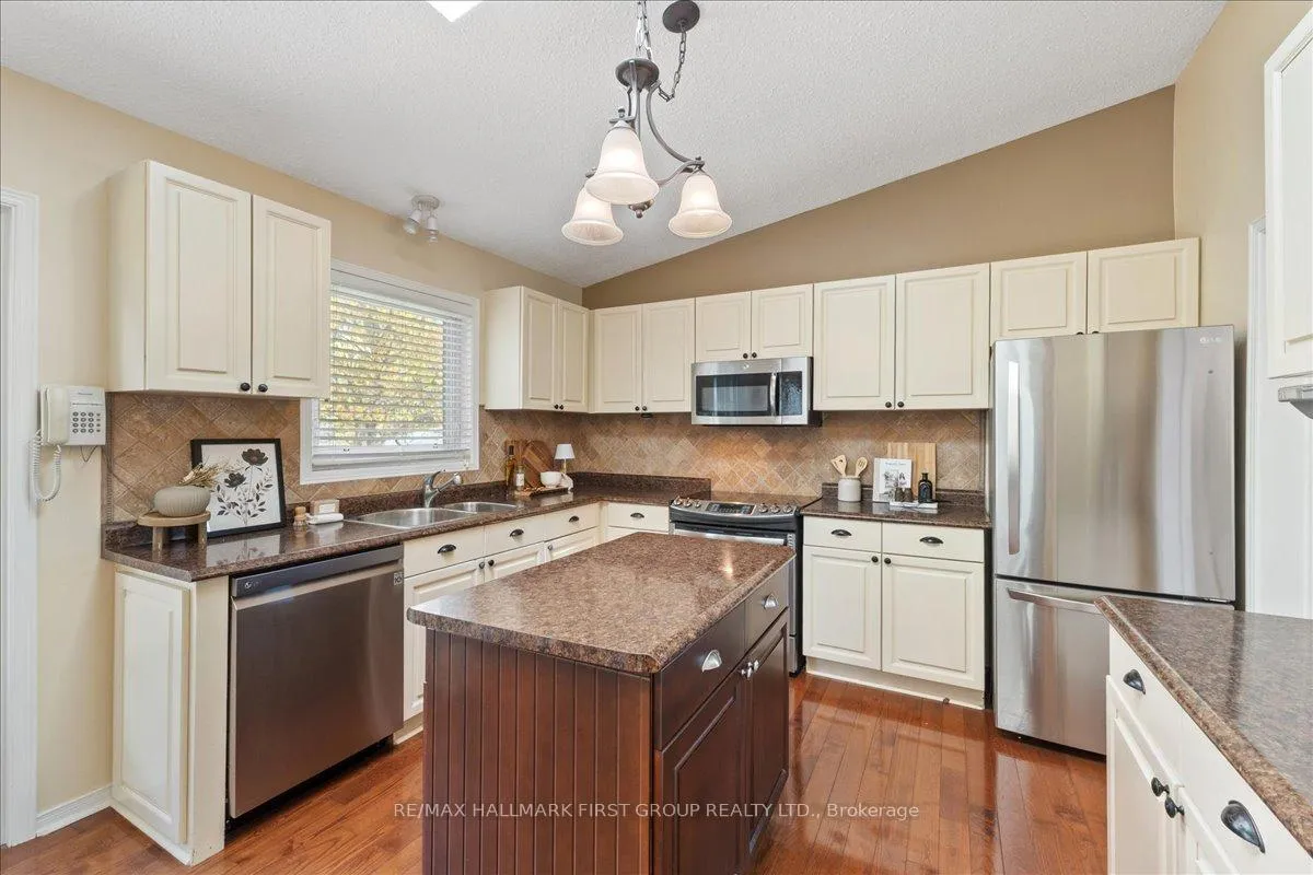 Photo 14 of 593 Prestwick Drive, Oshawa, McLaughlin — HOMEH