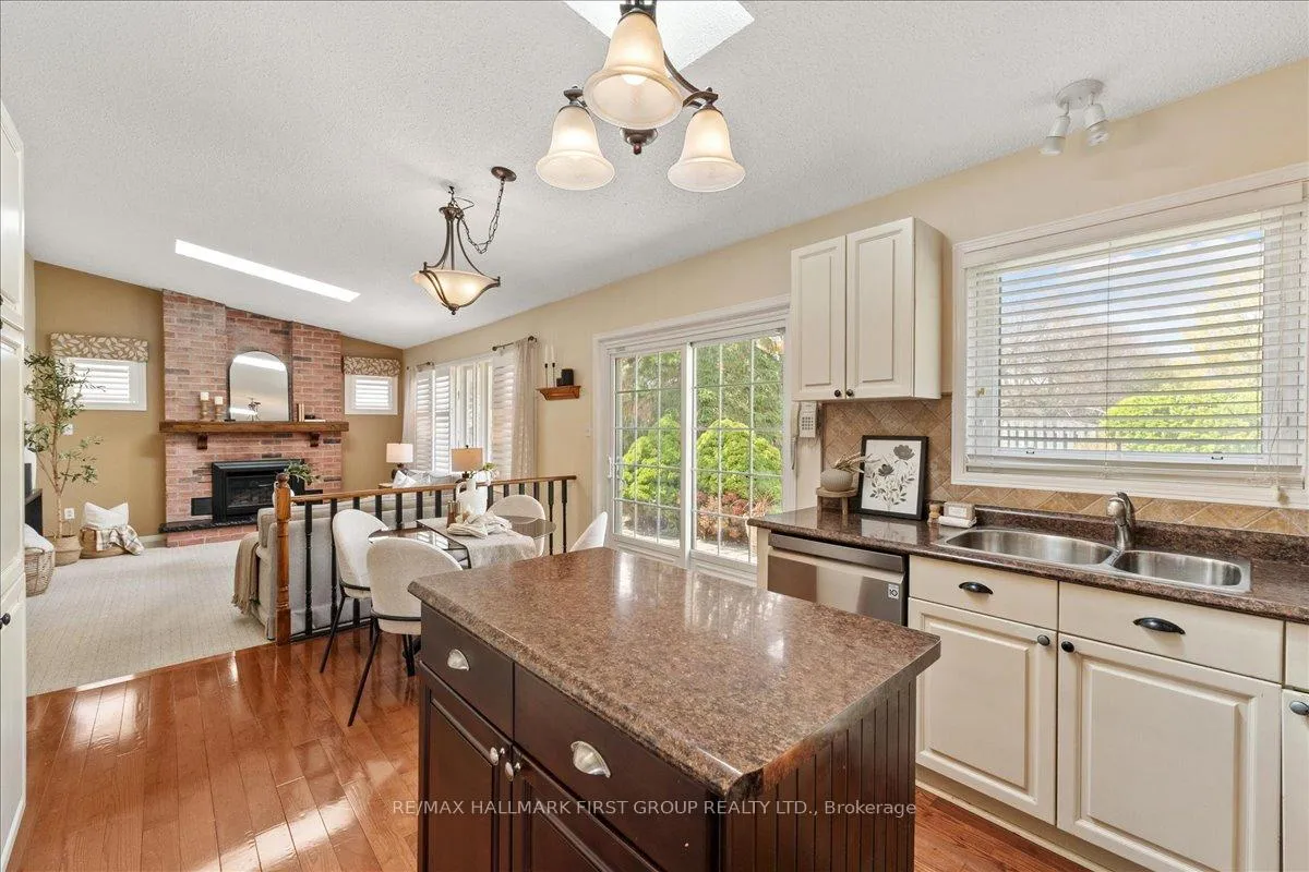 Photo 17 of 593 Prestwick Drive, Oshawa, McLaughlin — HOMEH