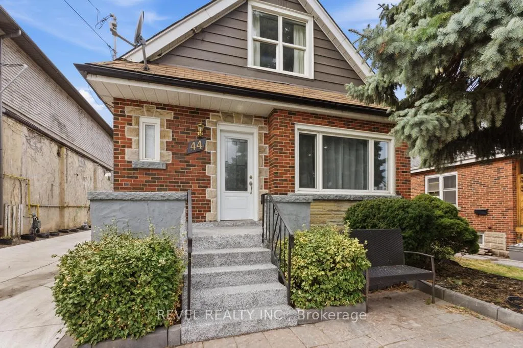Front of 44 Jefferson Avenue