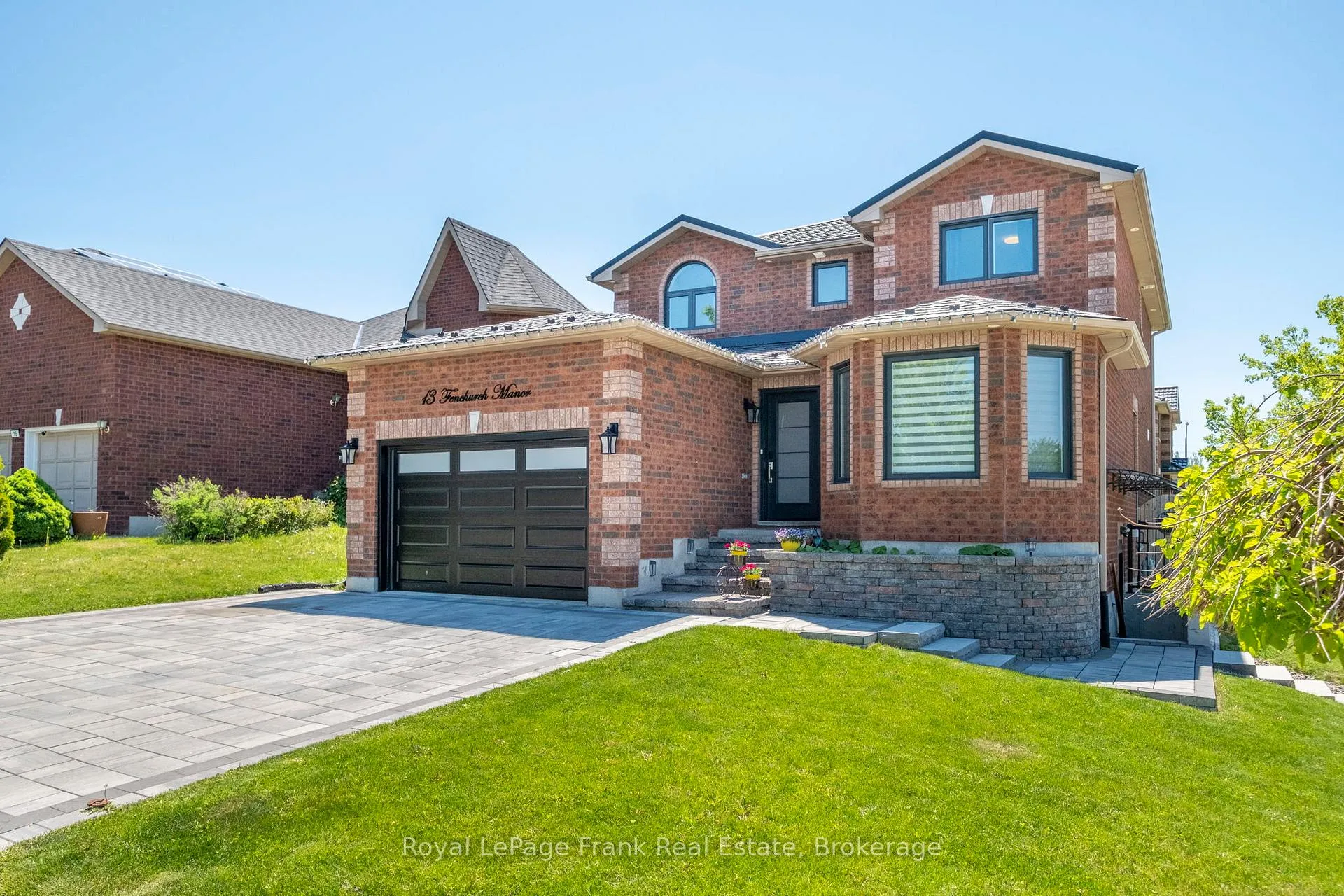 Photo 2 of 13 Fenchurch Manor, Barrie, Painswick South — HOMEH
