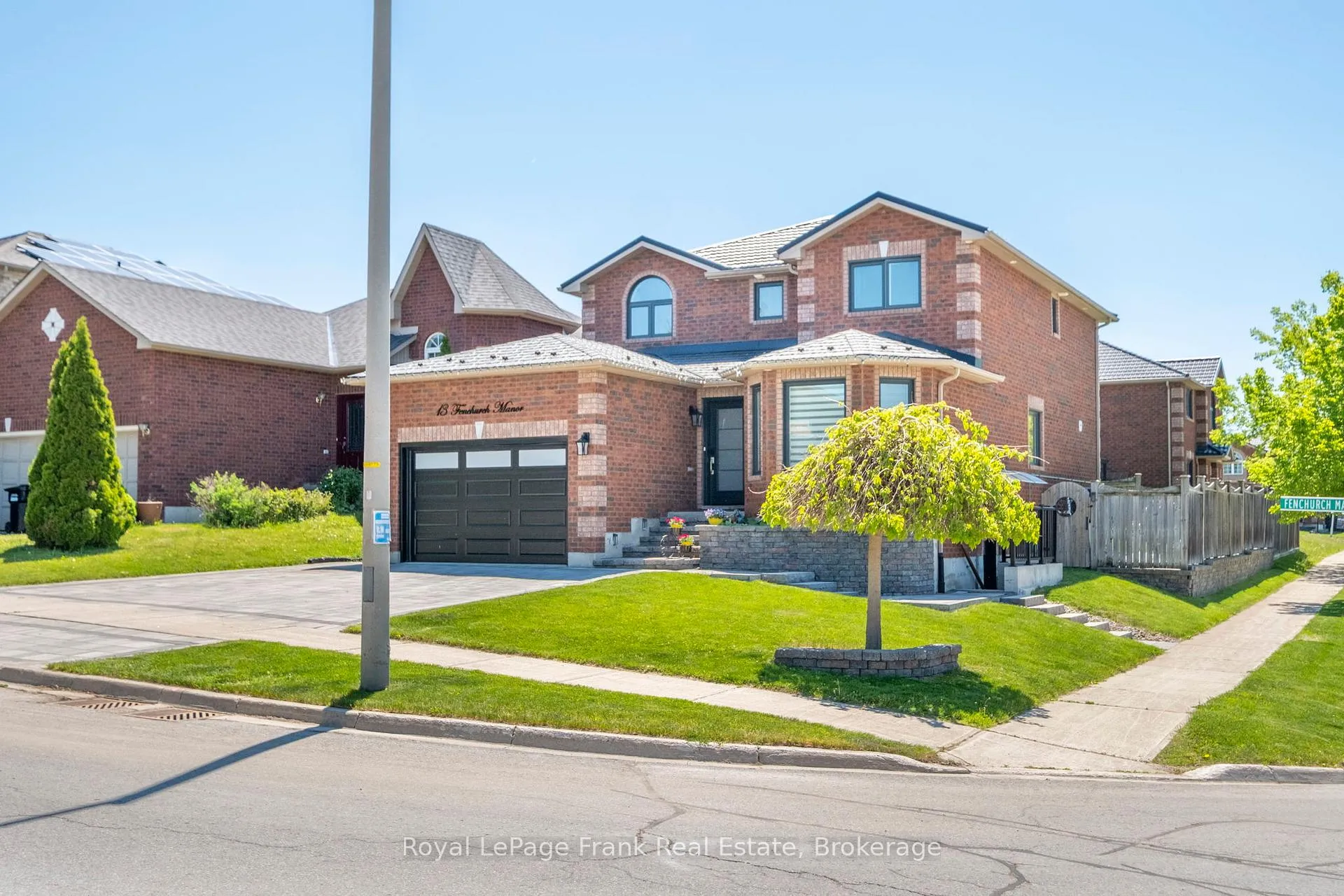 Photo 3 of 13 Fenchurch Manor, Barrie, Painswick South — HOMEH