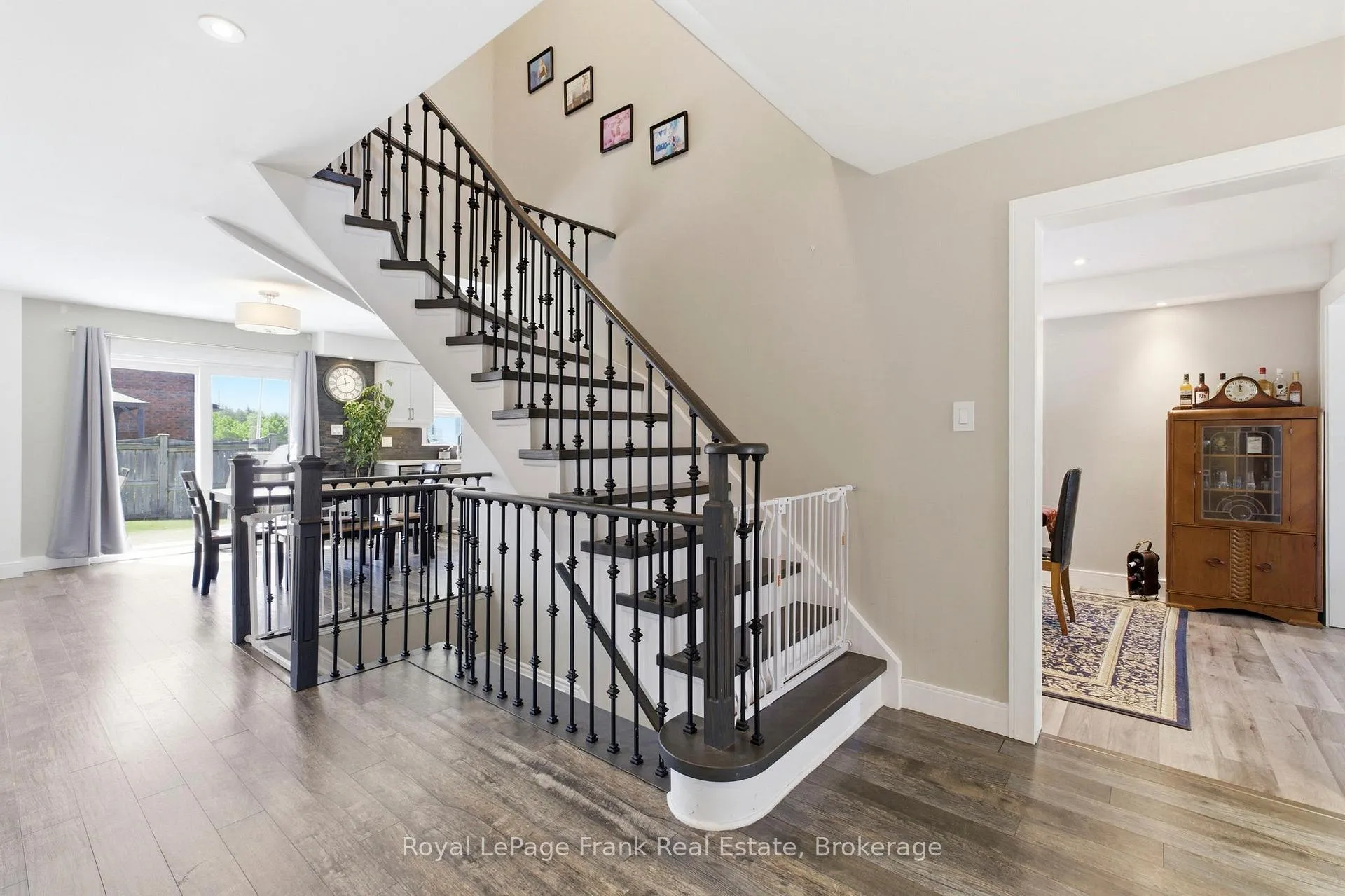 Photo 6 of 13 Fenchurch Manor, Barrie, Painswick South — HOMEH