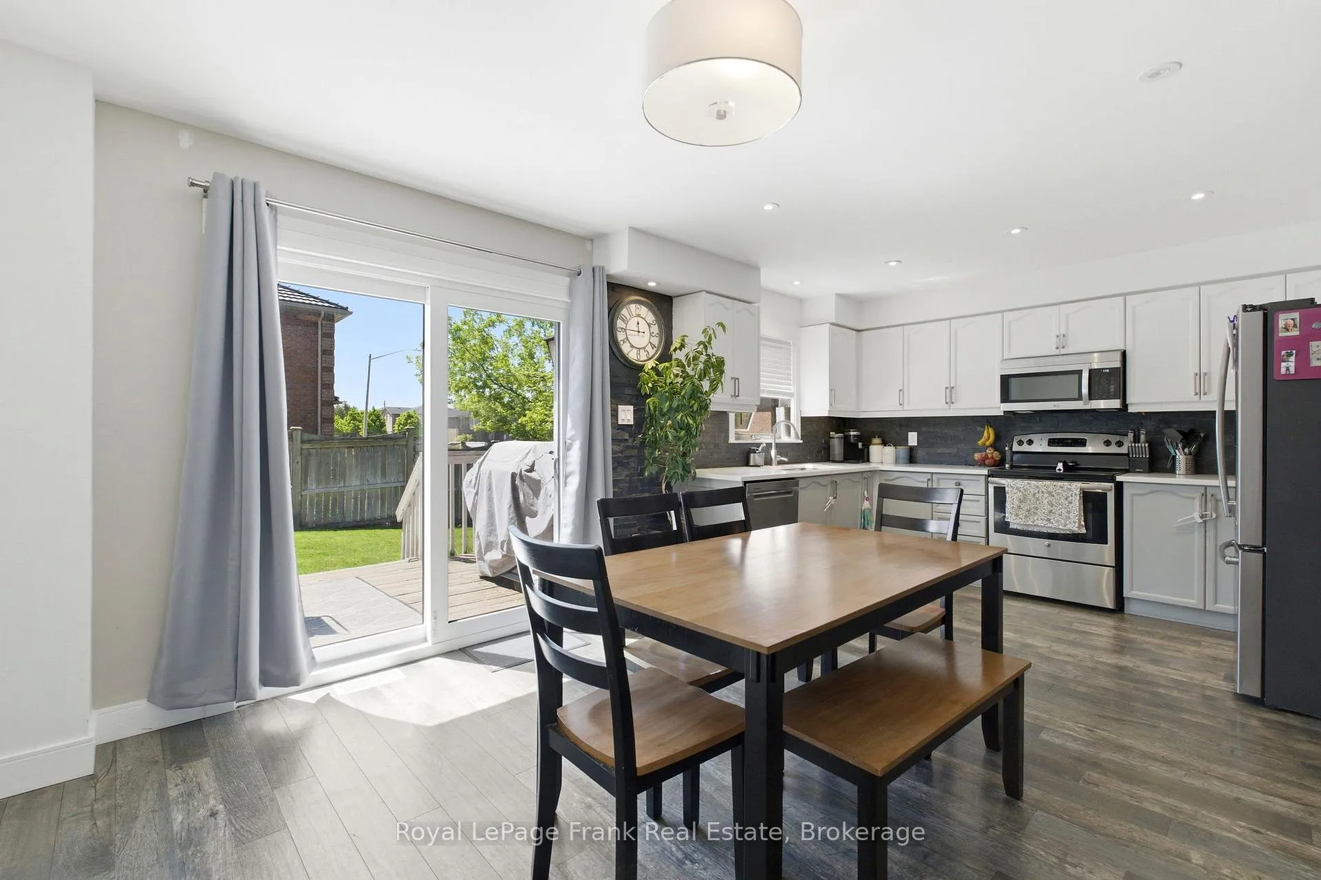 Photo 10 of 13 Fenchurch Manor, Barrie, Painswick South — HOMEH