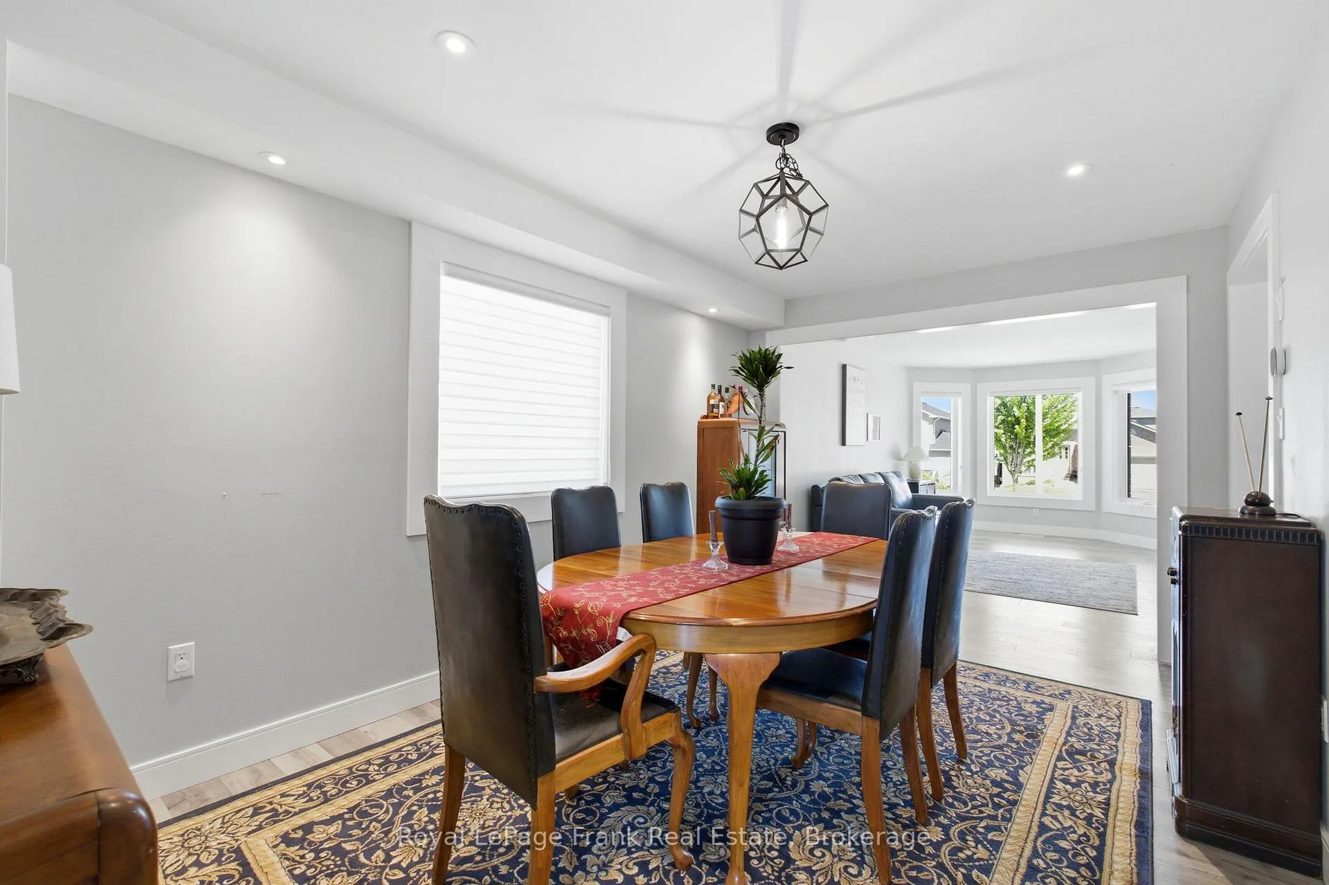 Photo 17 of 13 Fenchurch Manor, Barrie, Painswick South — HOMEH