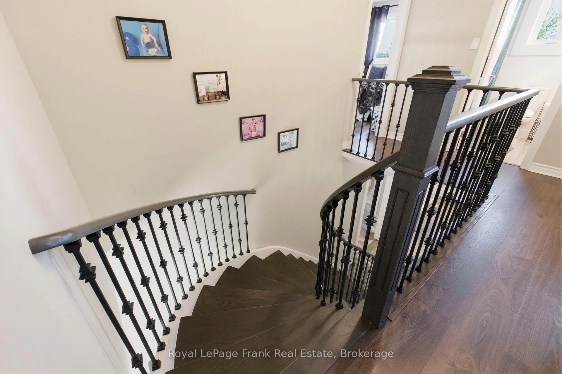 Photo 18 of 13 Fenchurch Manor, Barrie, Painswick South — HOMEH